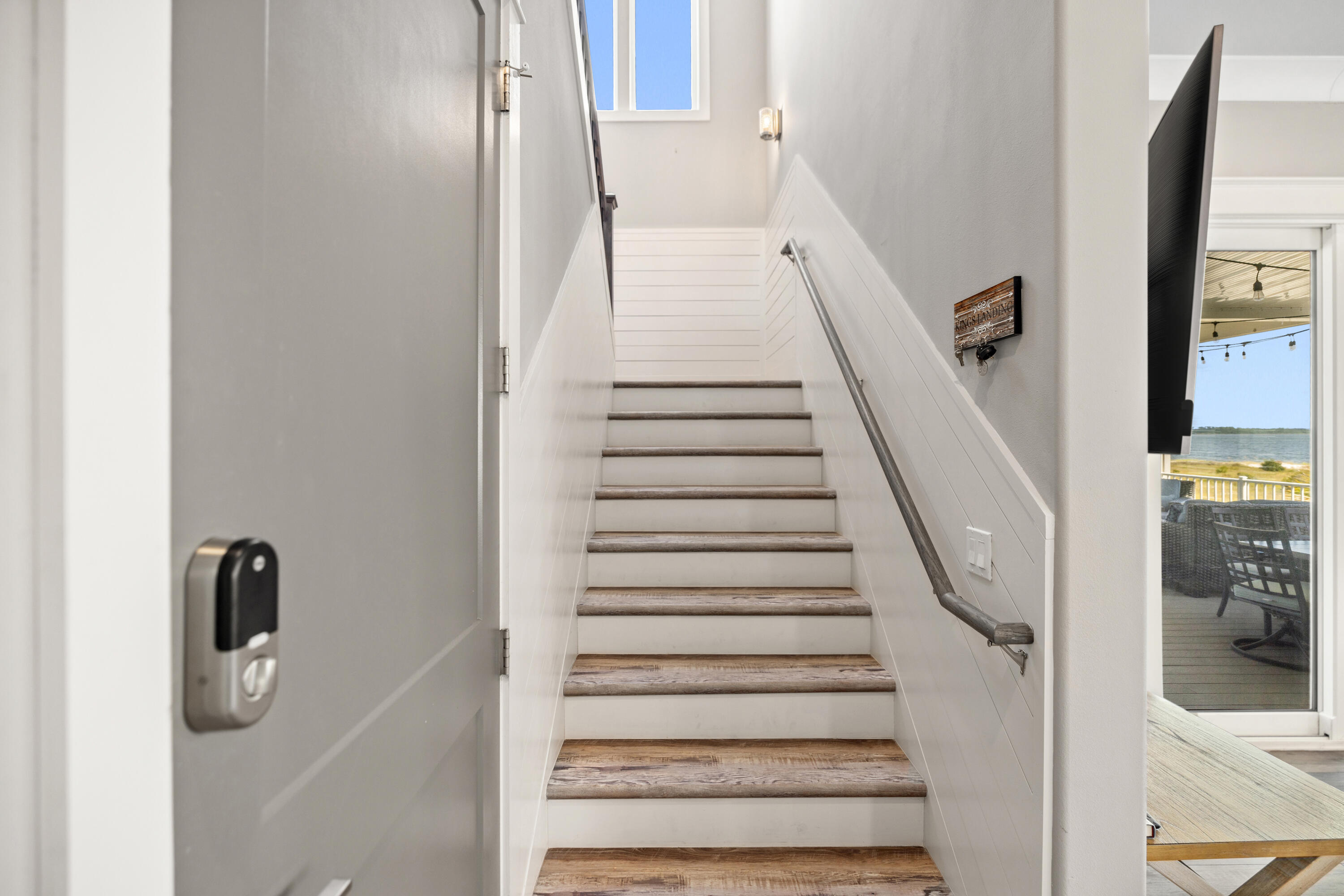 BY THE SEA - Residential