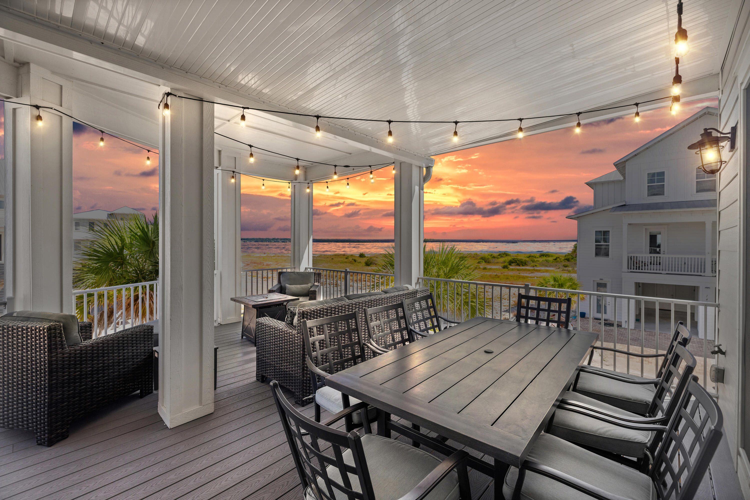 BY THE SEA - Residential