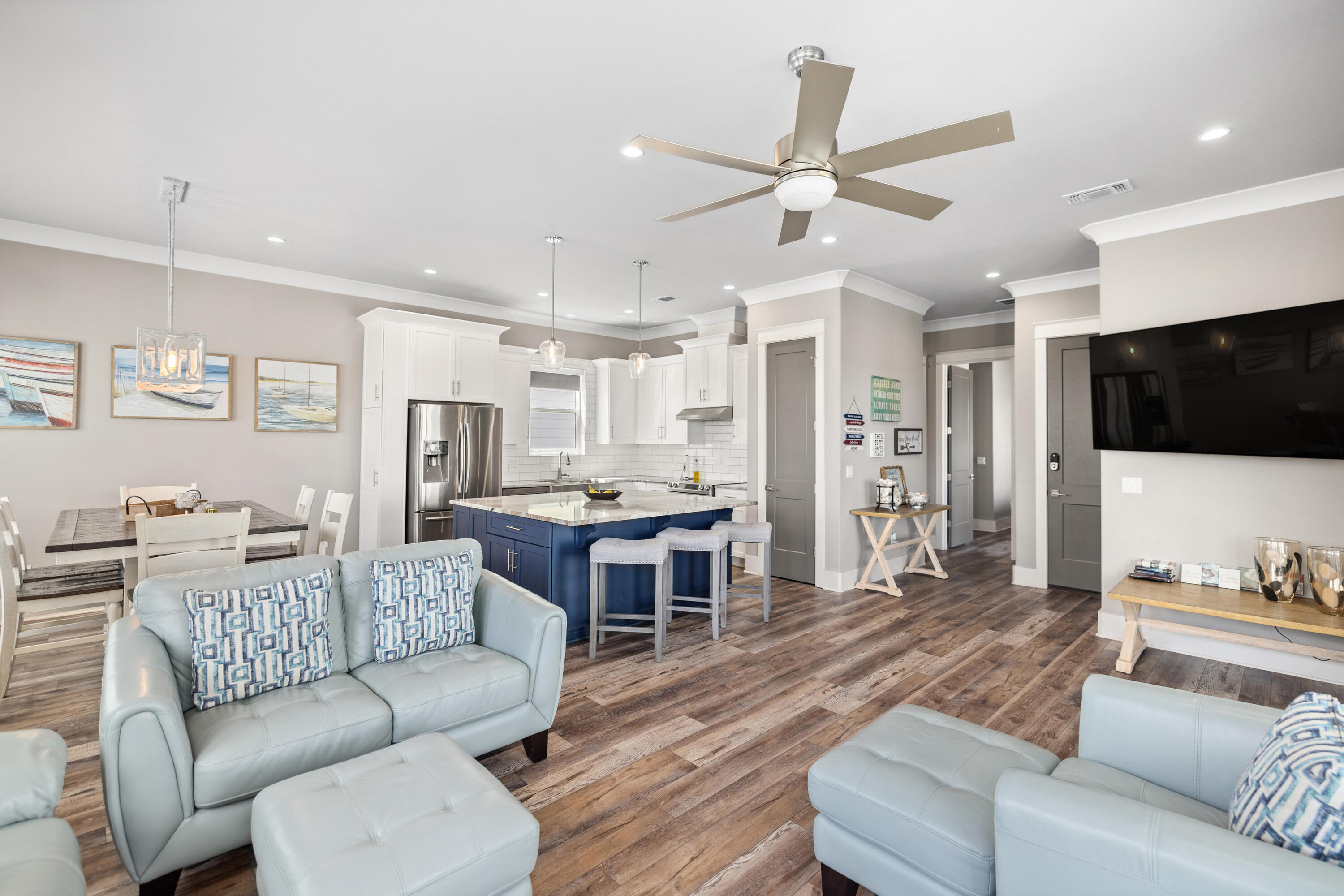 BY THE SEA - Residential