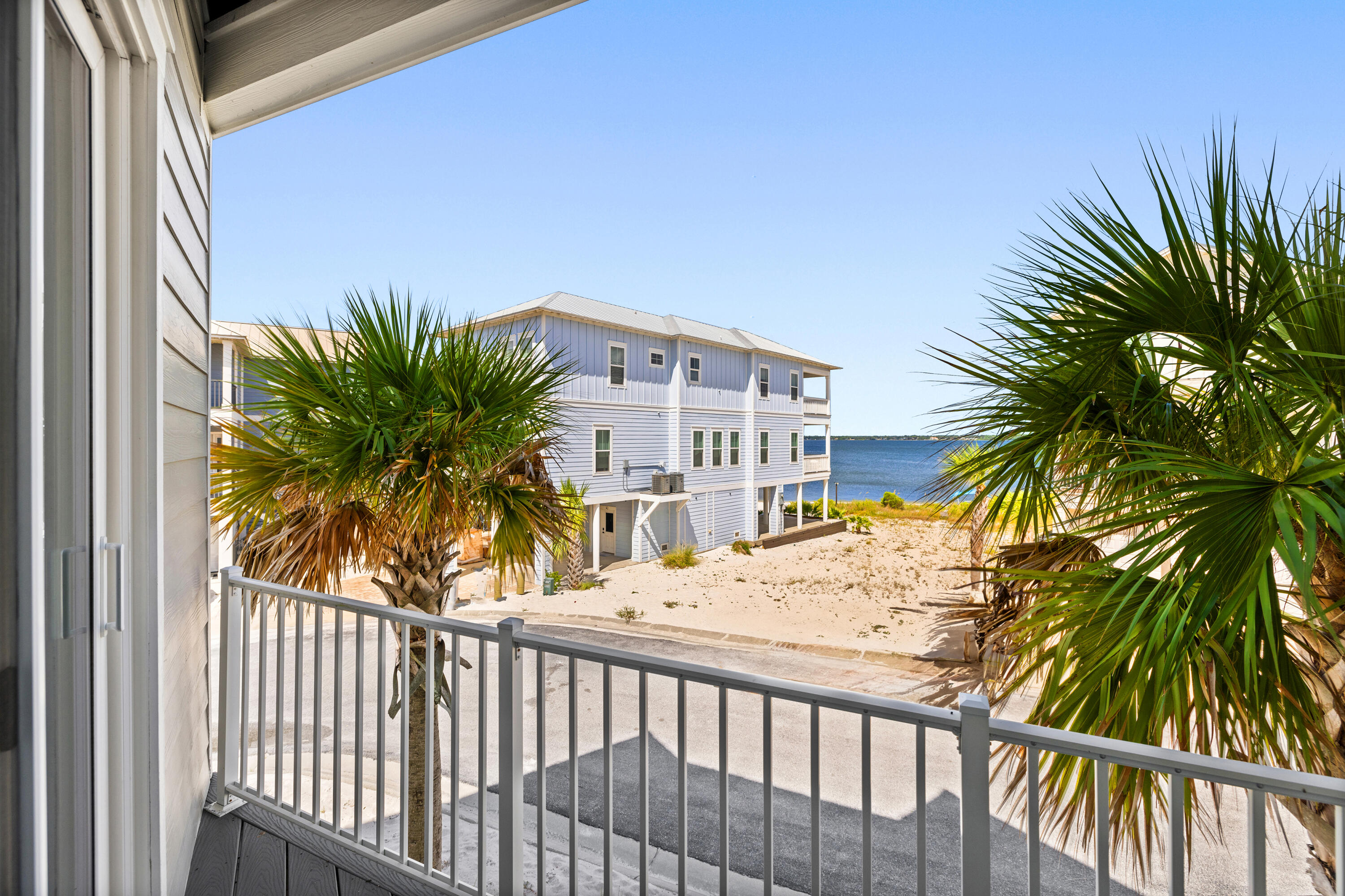 BY THE SEA - Residential