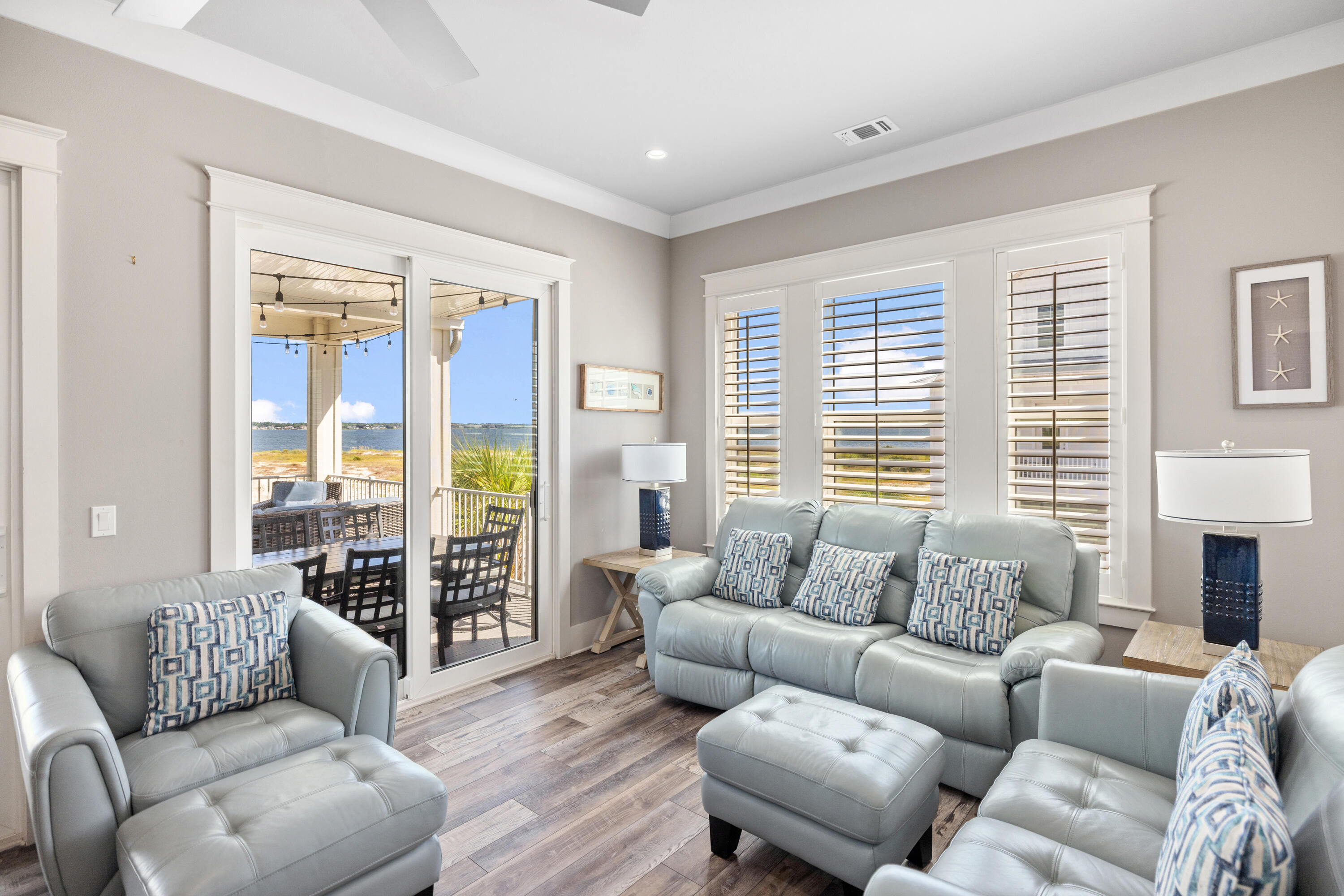 BY THE SEA - Residential