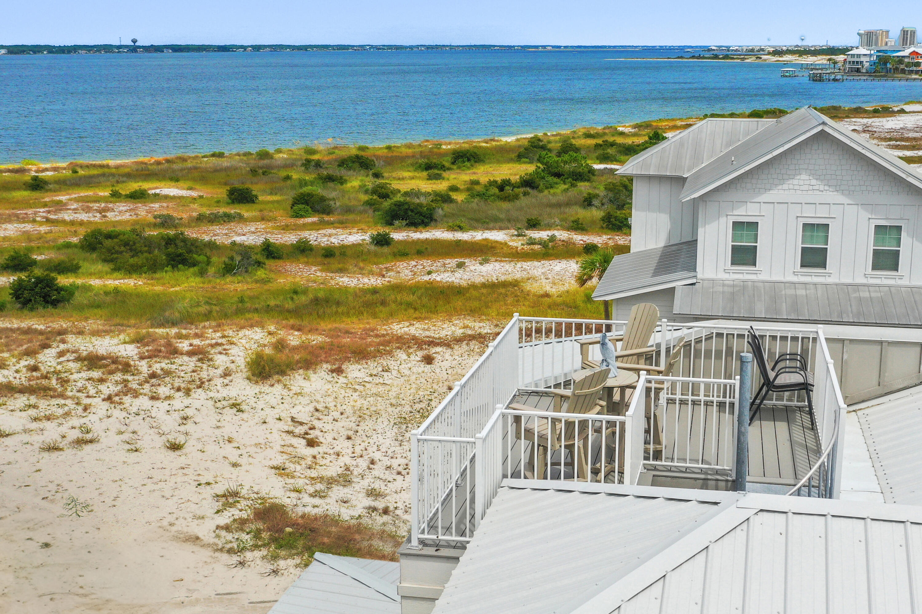 BY THE SEA - Residential