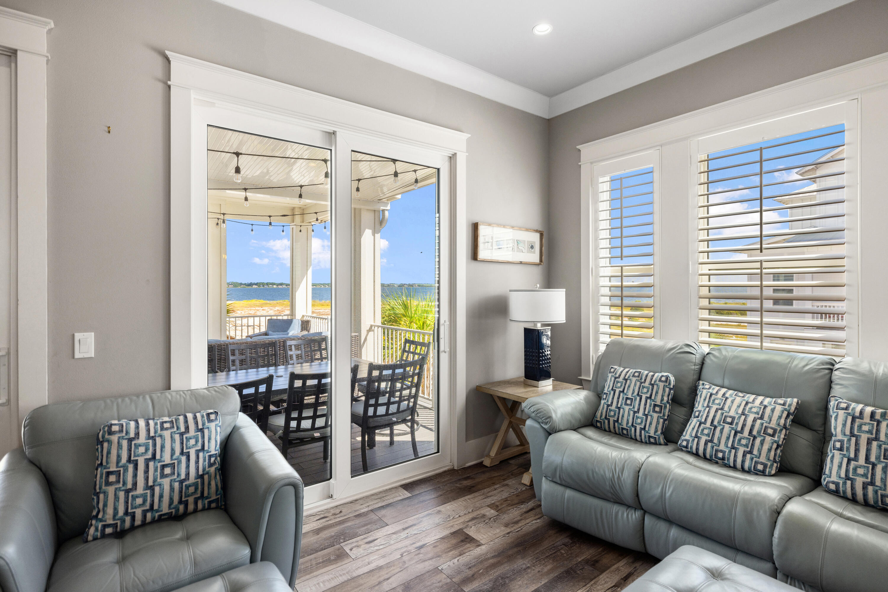 BY THE SEA - Residential