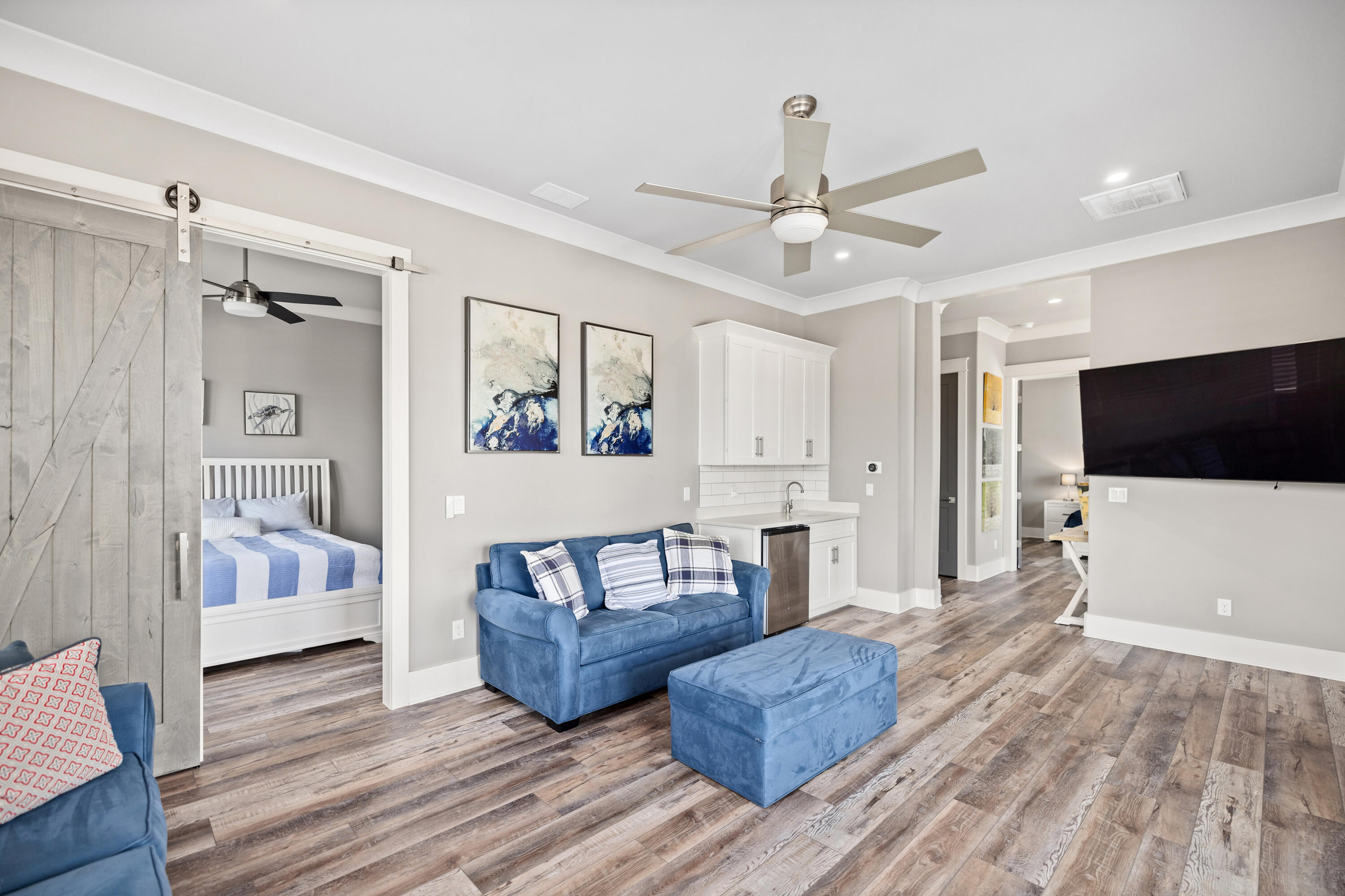 BY THE SEA - Residential
