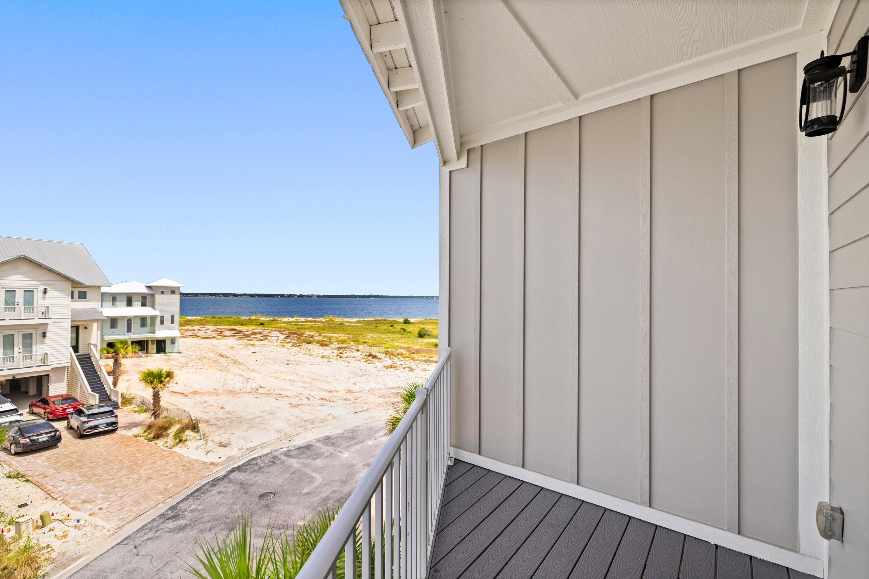 BY THE SEA - Residential