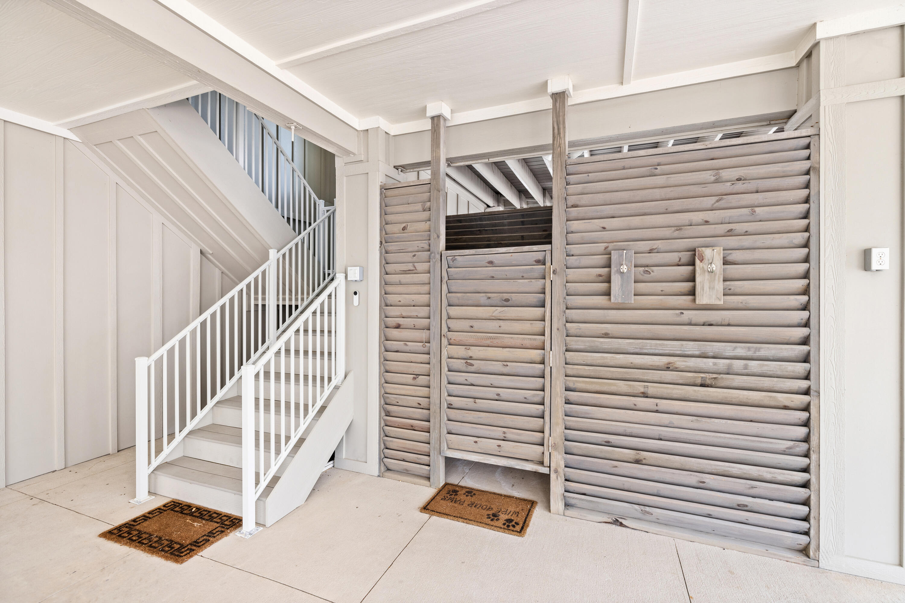 BY THE SEA - Residential