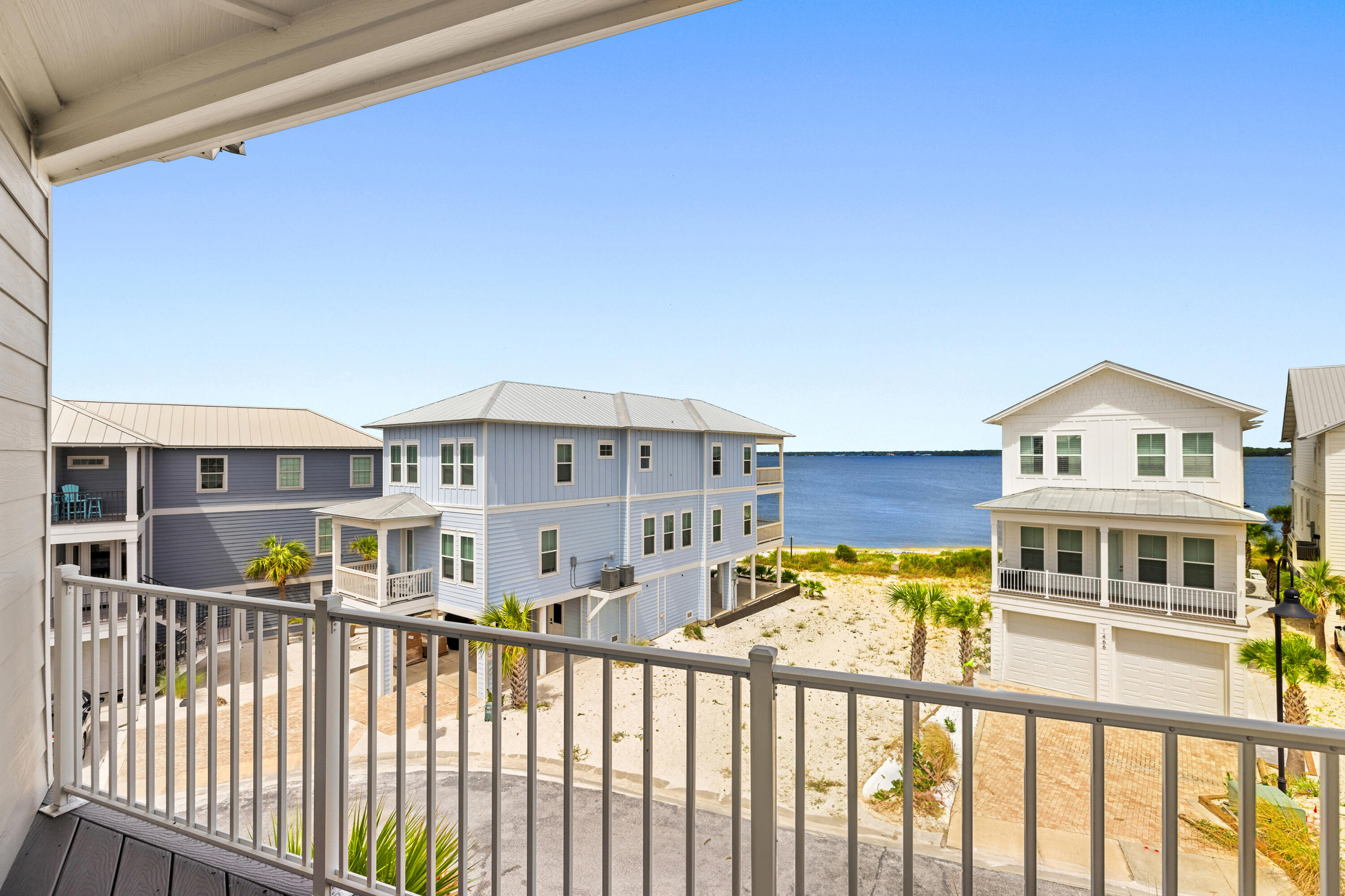 BY THE SEA - Residential