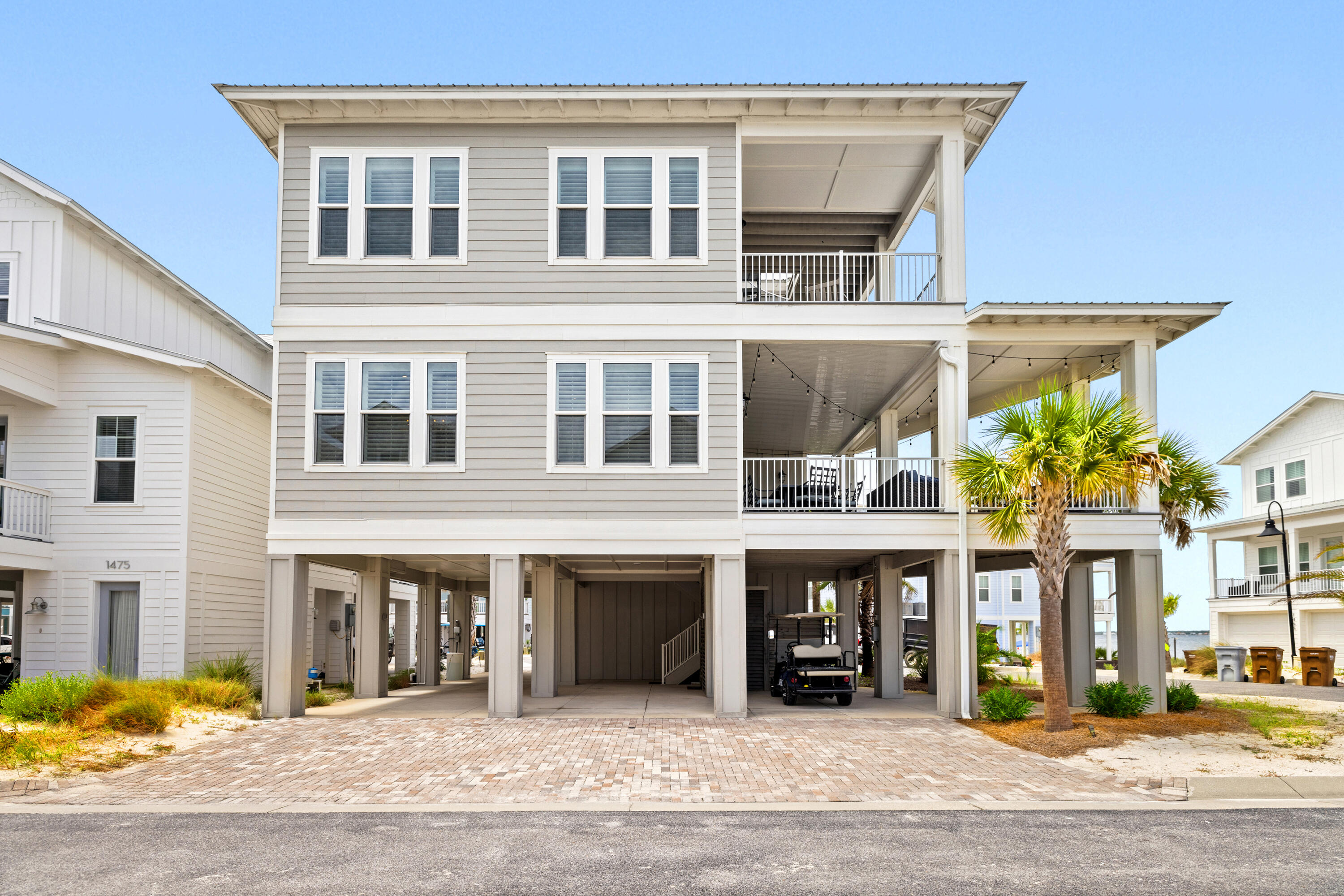 BY THE SEA - Residential