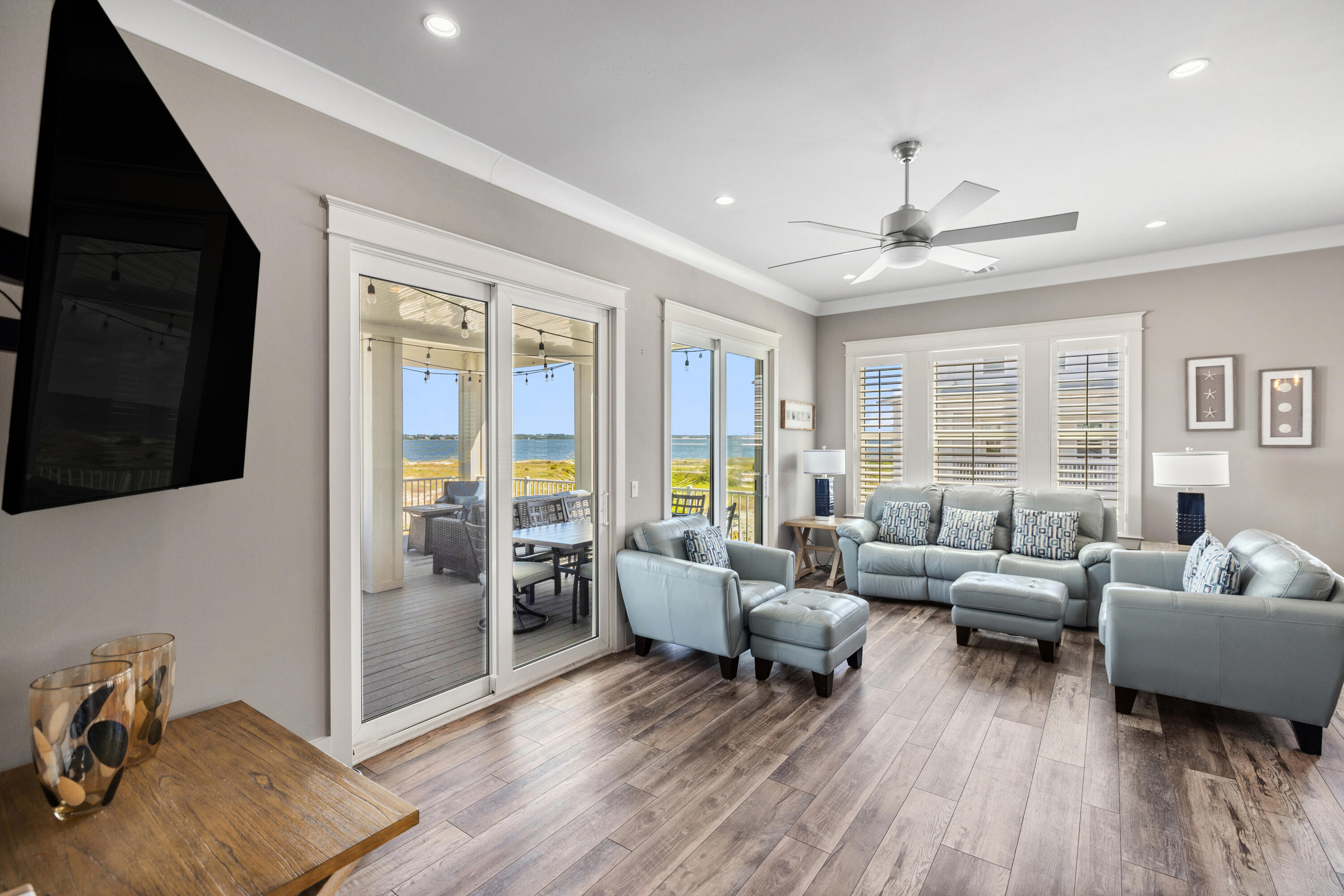 BY THE SEA - Residential