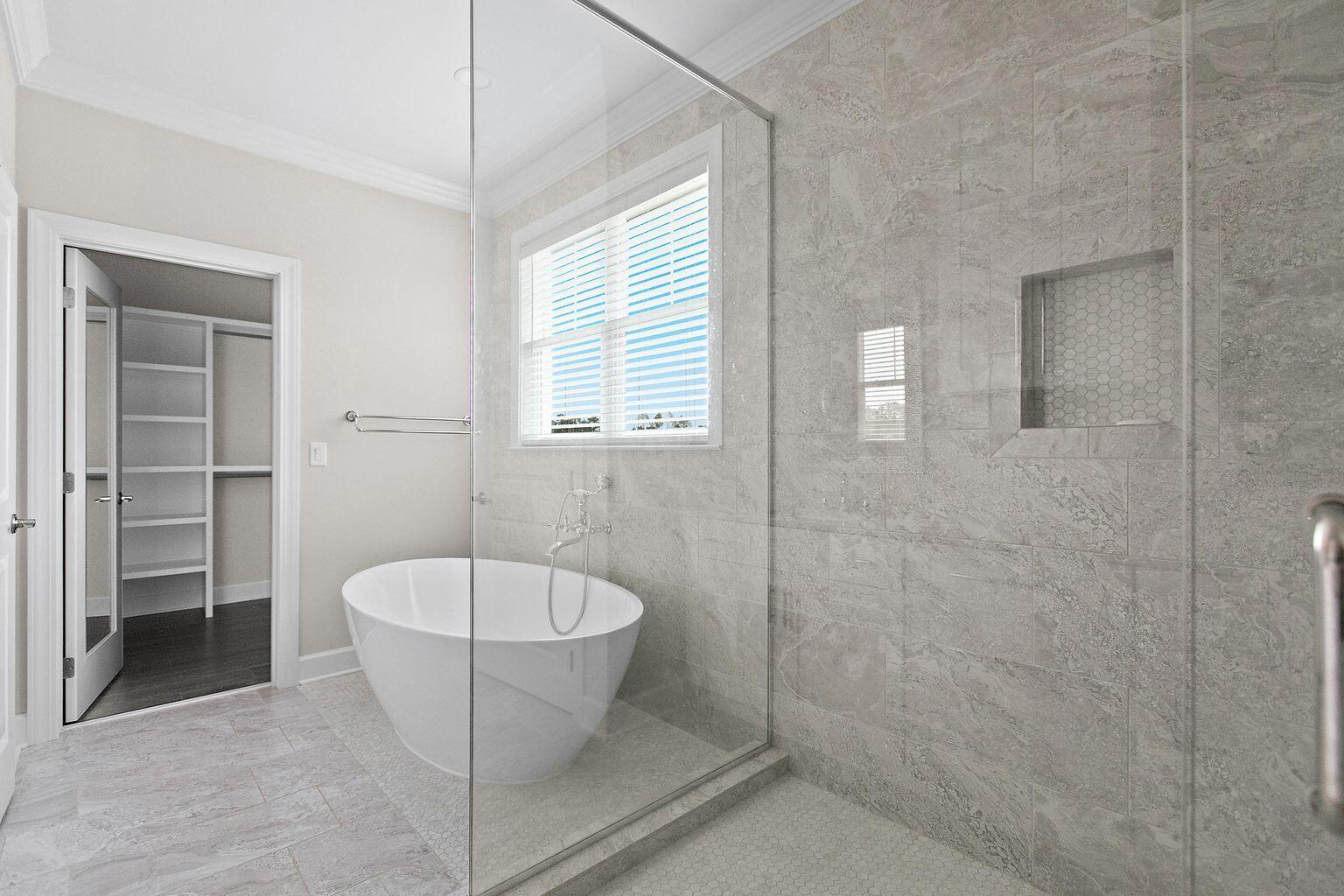 LAKEVIEW ESTATES - Residential Lease