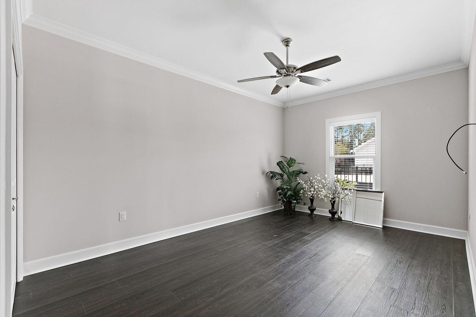 LAKEVIEW ESTATES - Residential Lease
