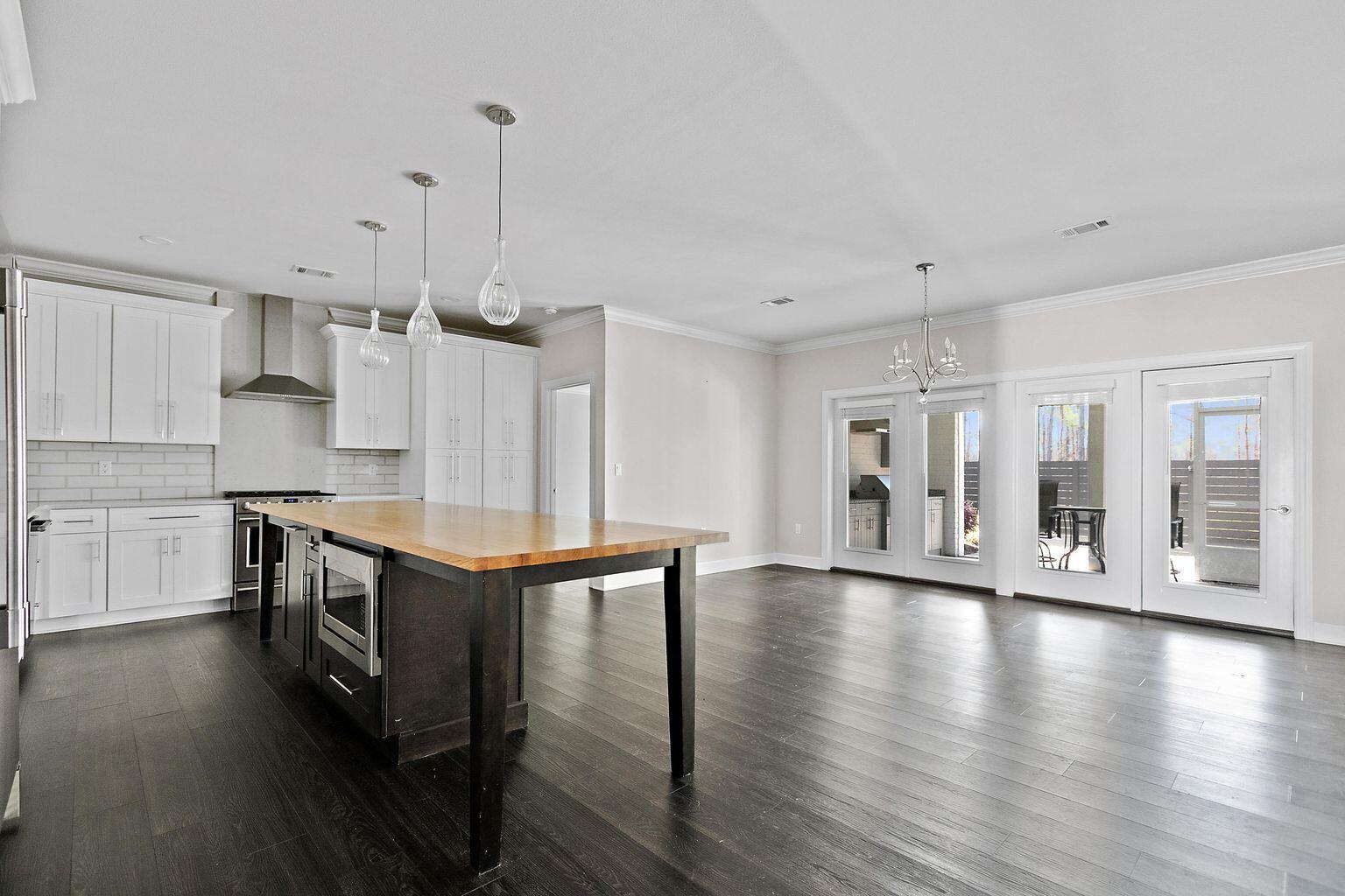 LAKEVIEW ESTATES - Residential Lease