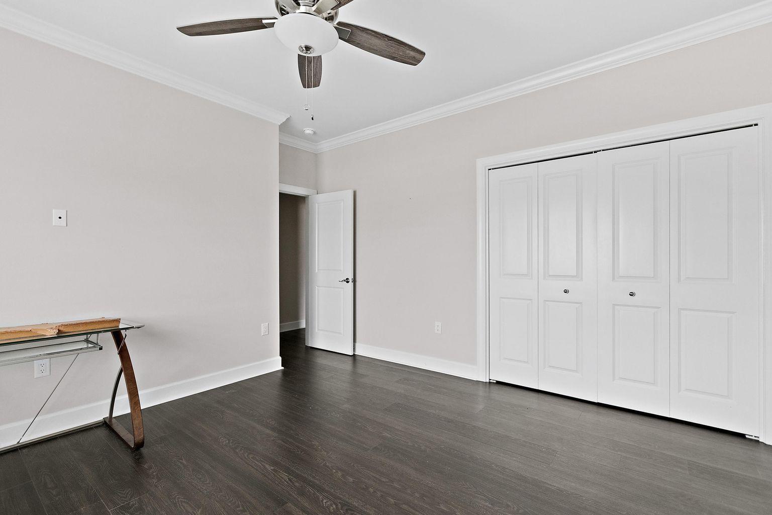 LAKEVIEW ESTATES - Residential Lease