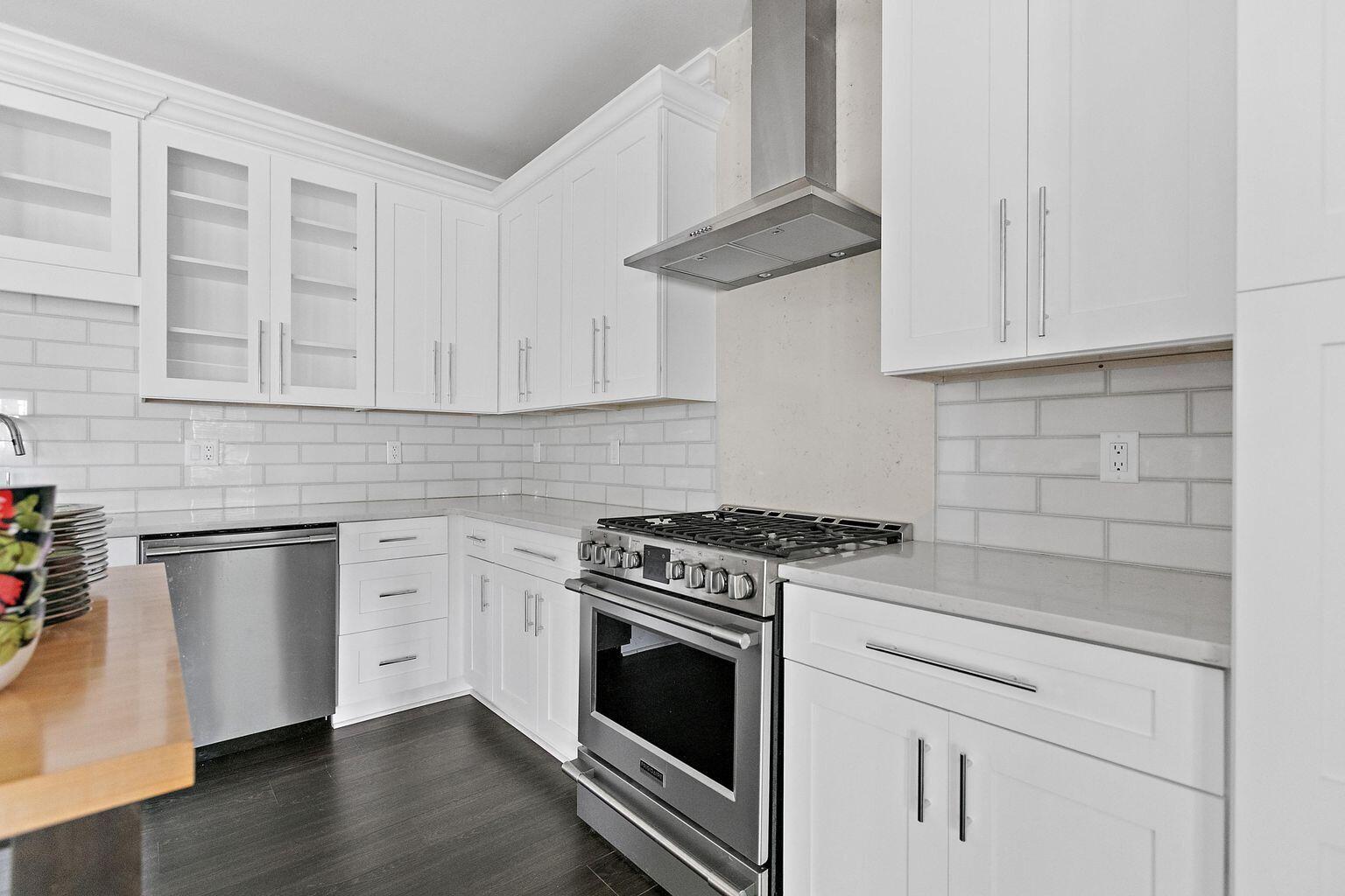 LAKEVIEW ESTATES - Residential Lease