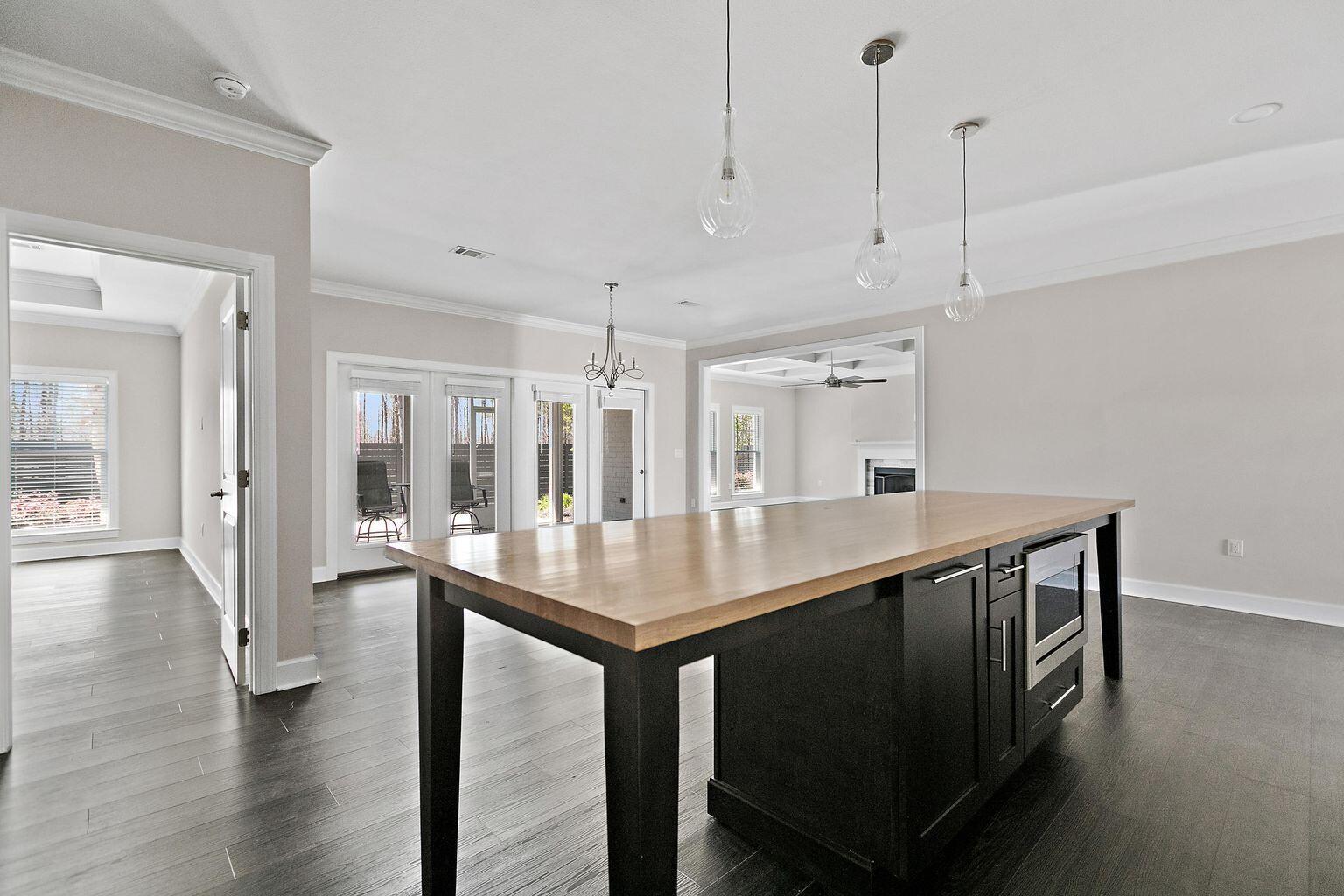 LAKEVIEW ESTATES - Residential Lease