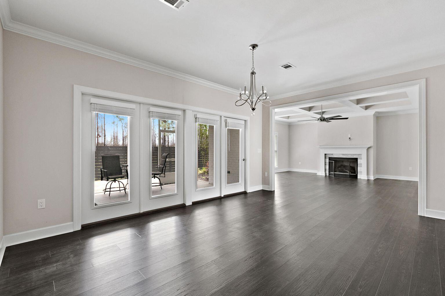 LAKEVIEW ESTATES - Residential Lease