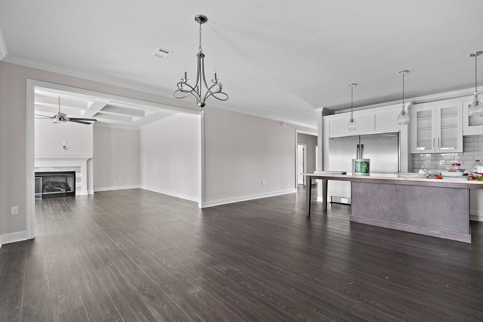LAKEVIEW ESTATES - Residential Lease