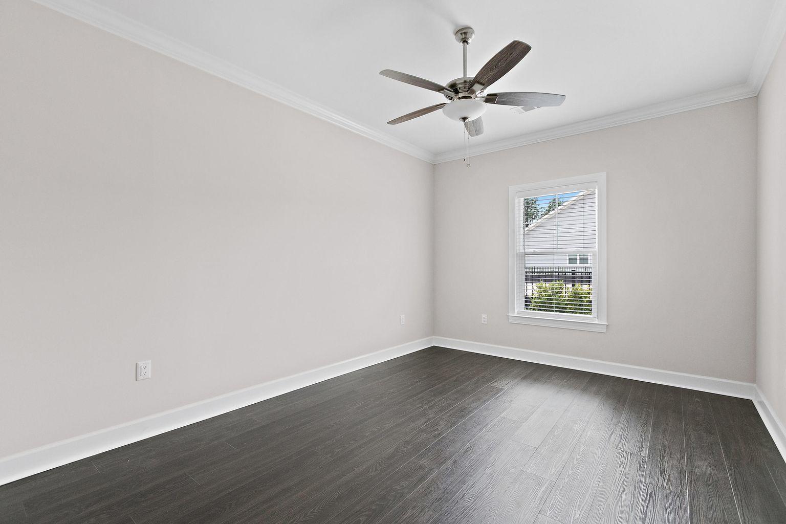 LAKEVIEW ESTATES - Residential Lease