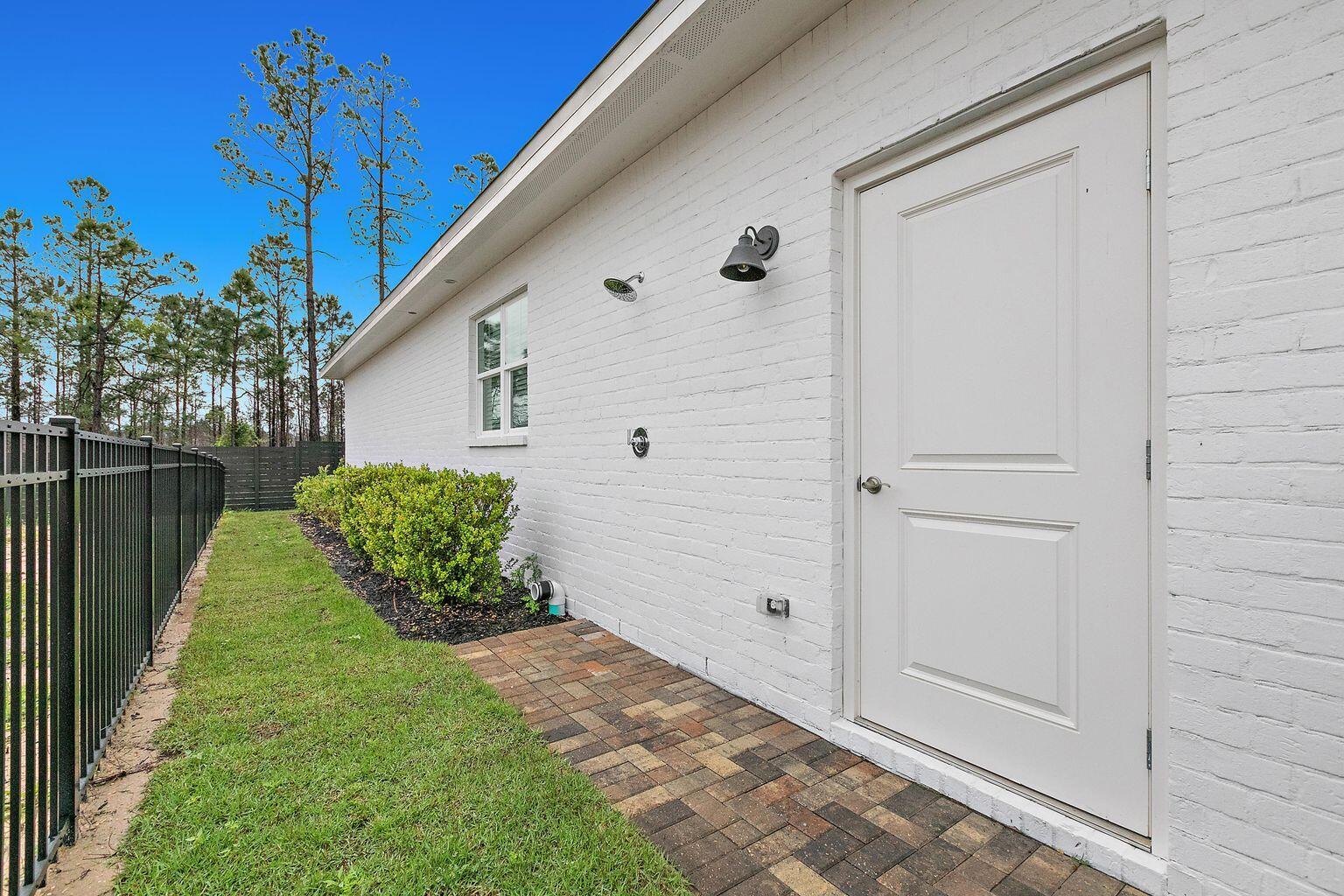 LAKEVIEW ESTATES - Residential Lease