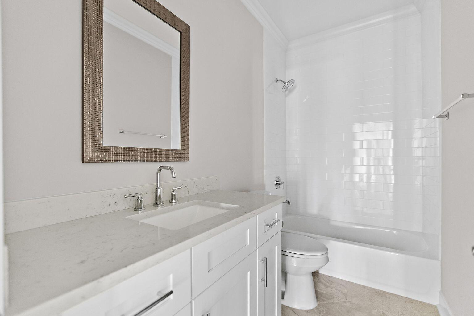 LAKEVIEW ESTATES - Residential Lease