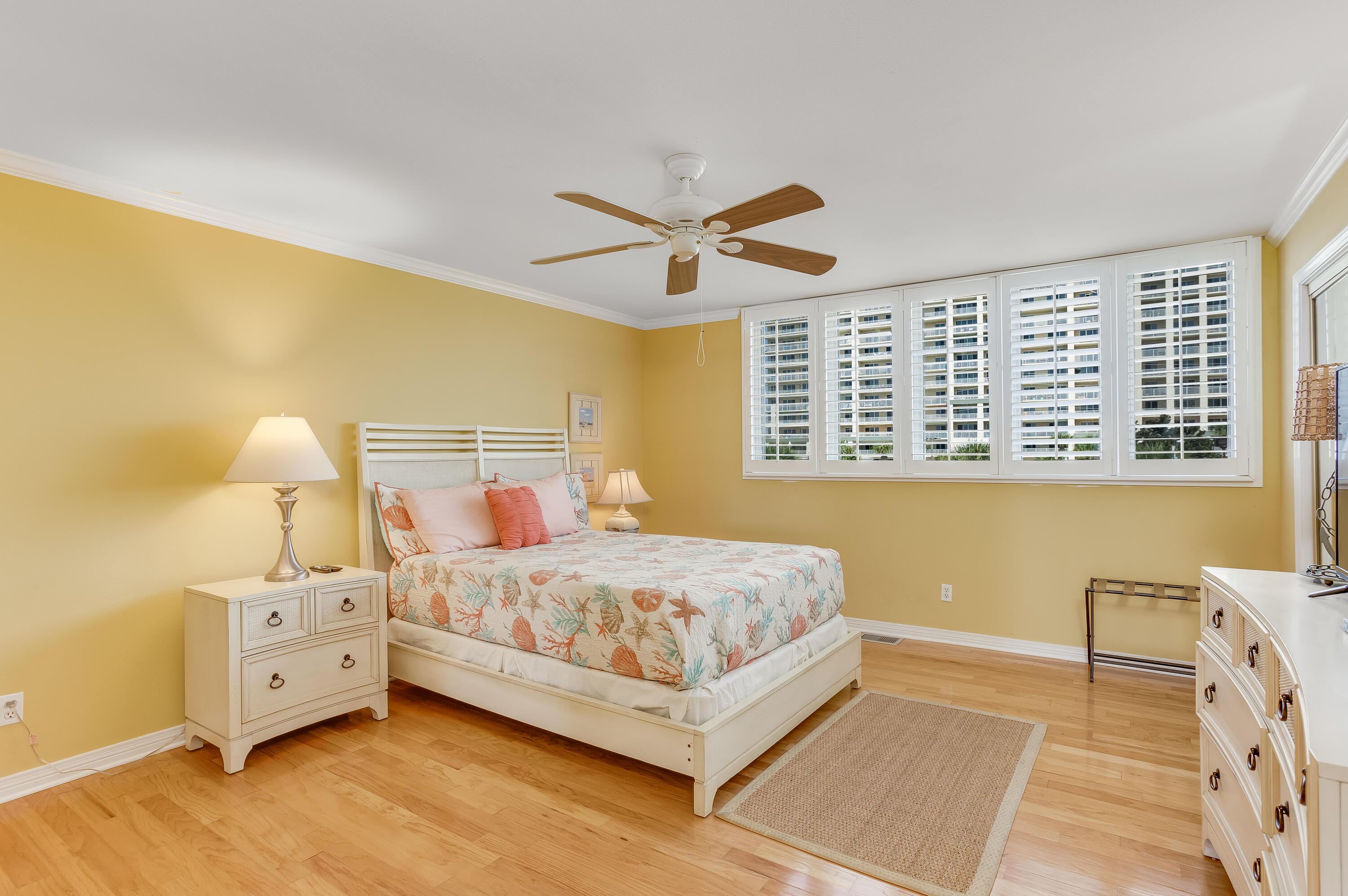 SEASCAPE CONDO PH 7 - Residential