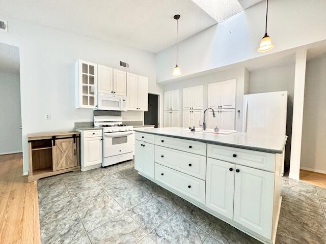 ROCKY BAYOU COUNTRY CLUB ESTATES 3 - Residential Lease