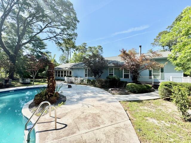 ROCKY BAYOU COUNTRY CLUB ESTATES 3 - Residential Lease