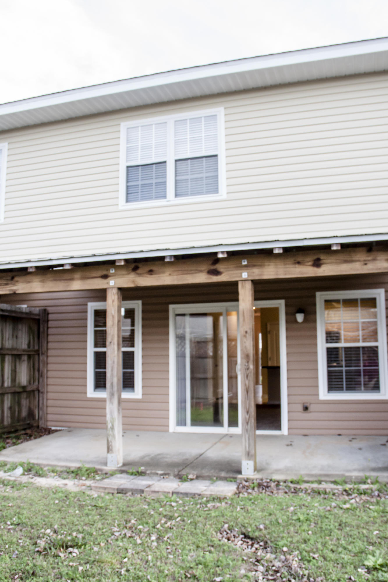 IRON HORSE T/H PH I - Residential Lease