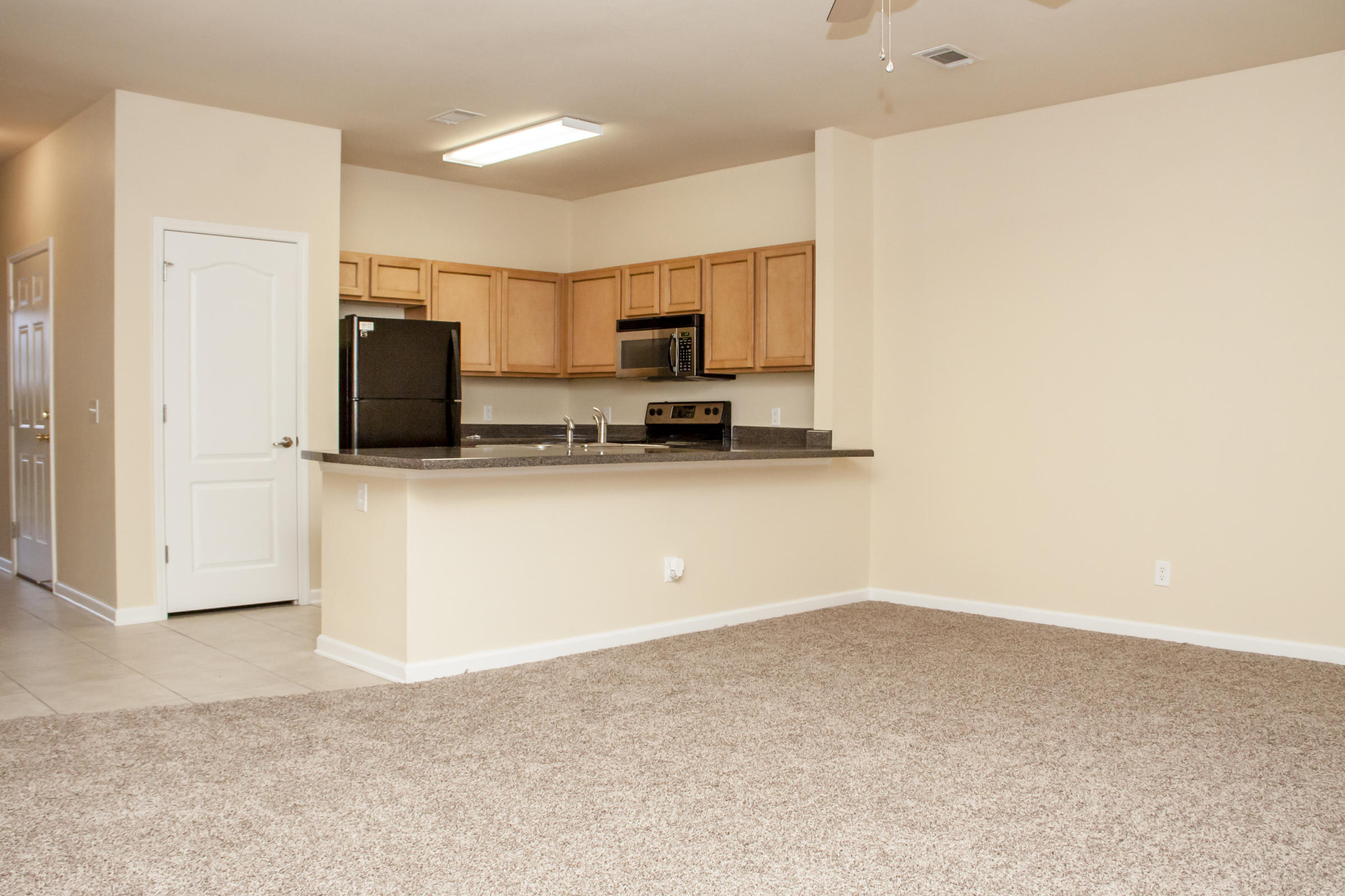 IRON HORSE T/H PH I - Residential Lease