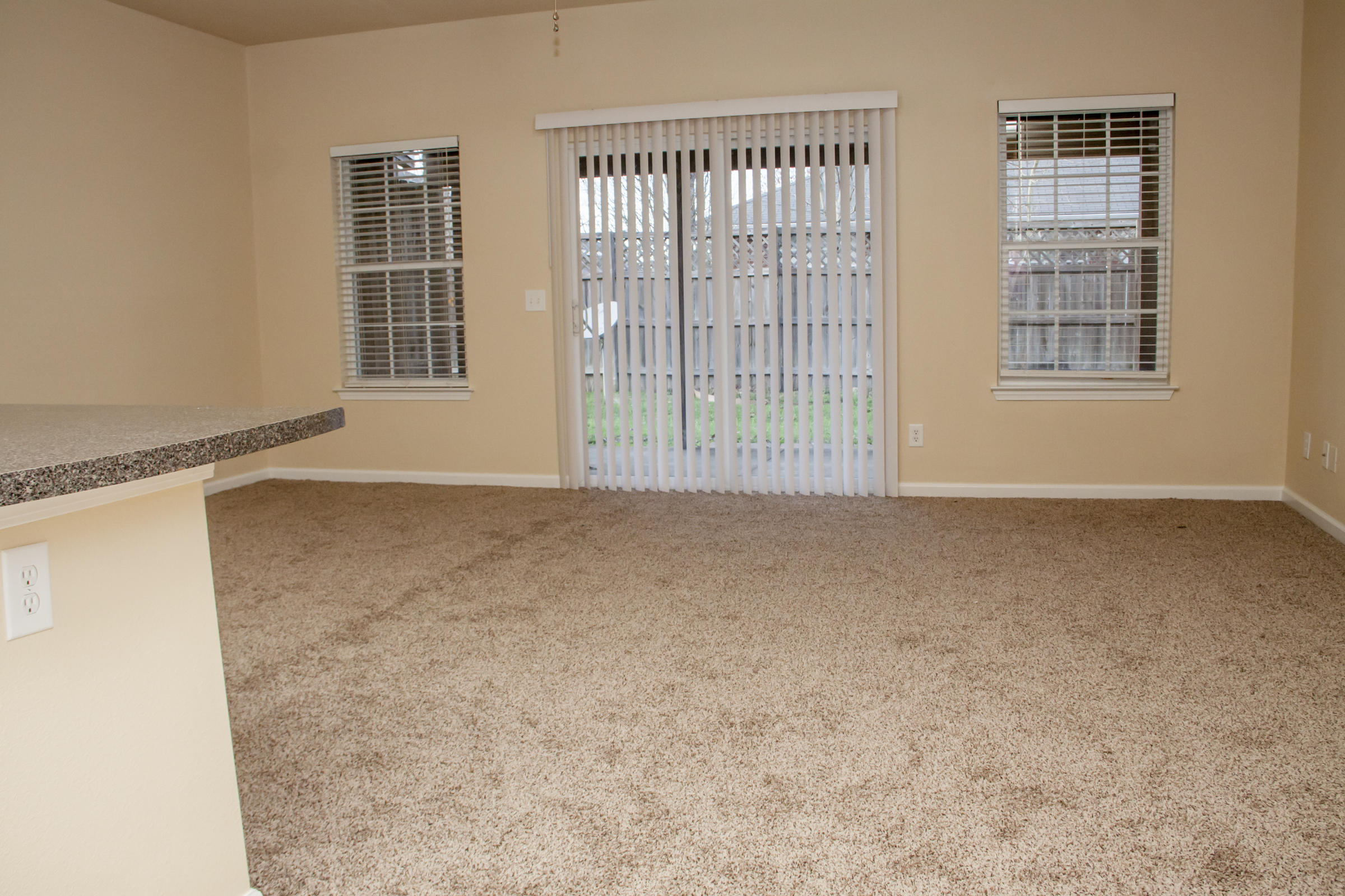 IRON HORSE T/H PH I - Residential Lease