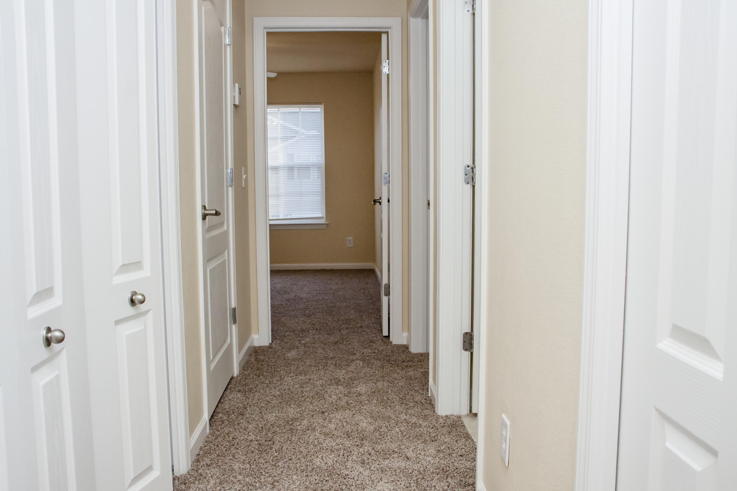 IRON HORSE T/H PH I - Residential Lease