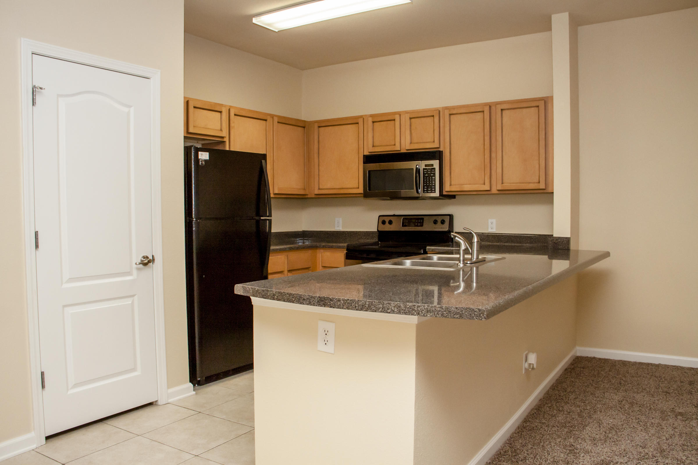 IRON HORSE T/H PH I - Residential Lease