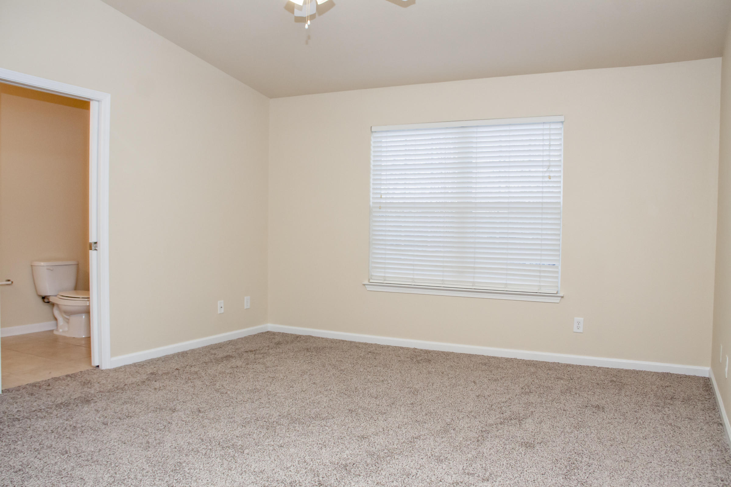IRON HORSE T/H PH I - Residential Lease
