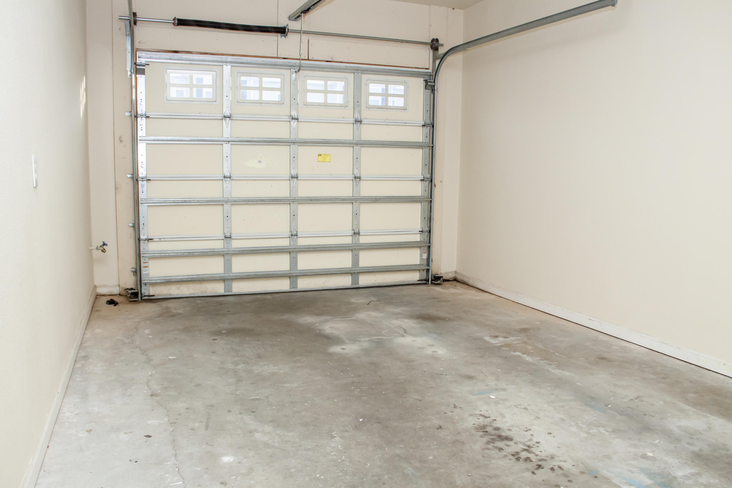 IRON HORSE T/H PH I - Residential Lease