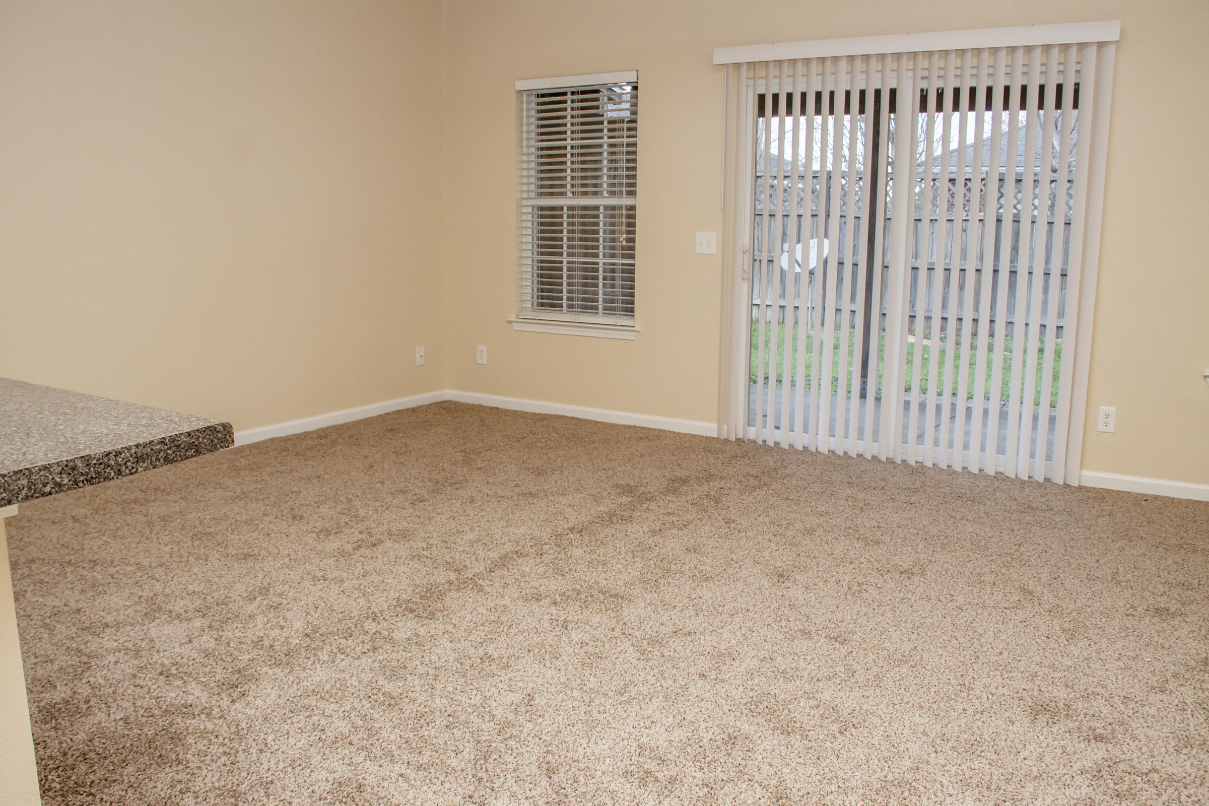 IRON HORSE T/H PH I - Residential Lease