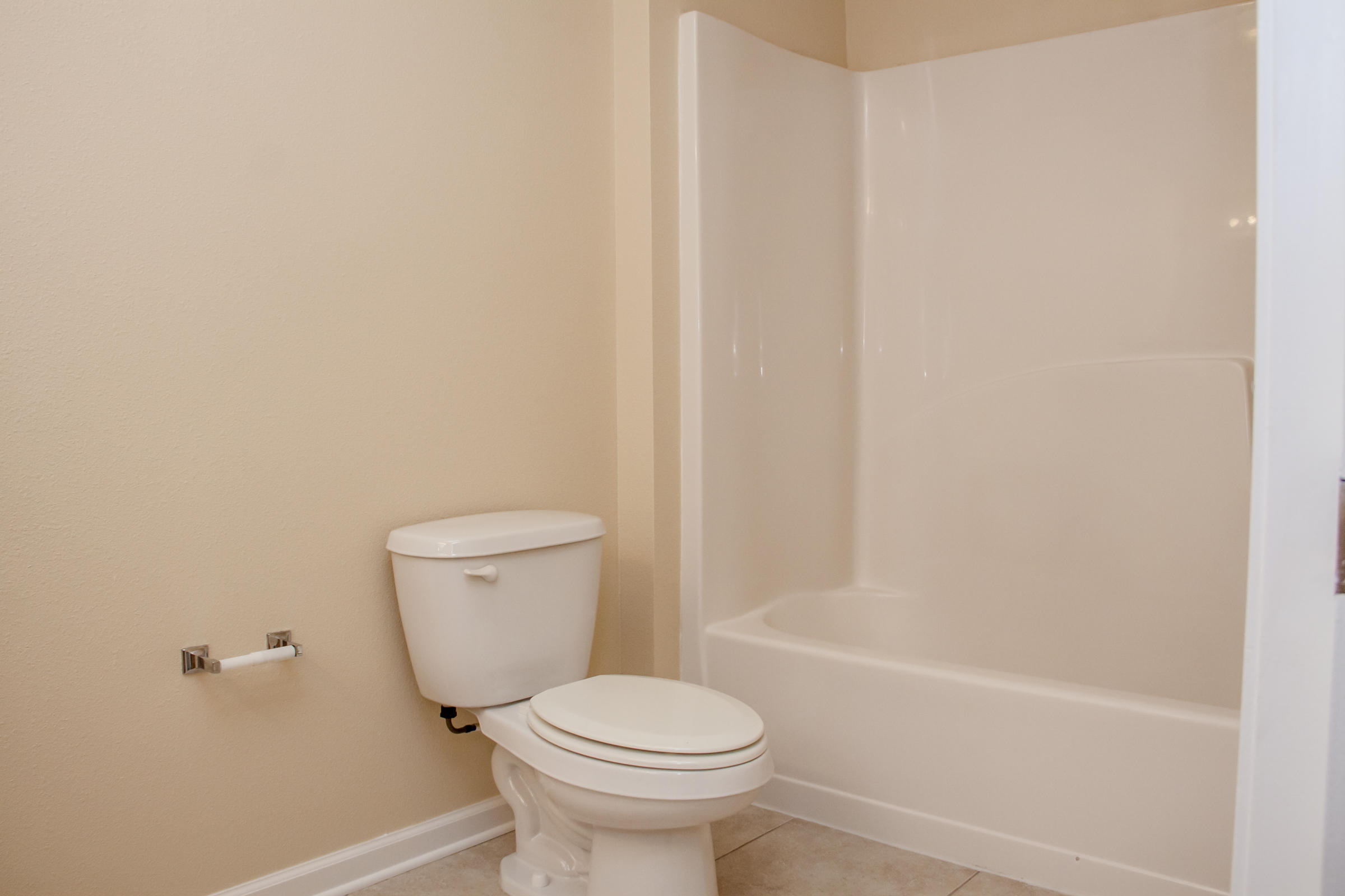 IRON HORSE T/H PH I - Residential Lease