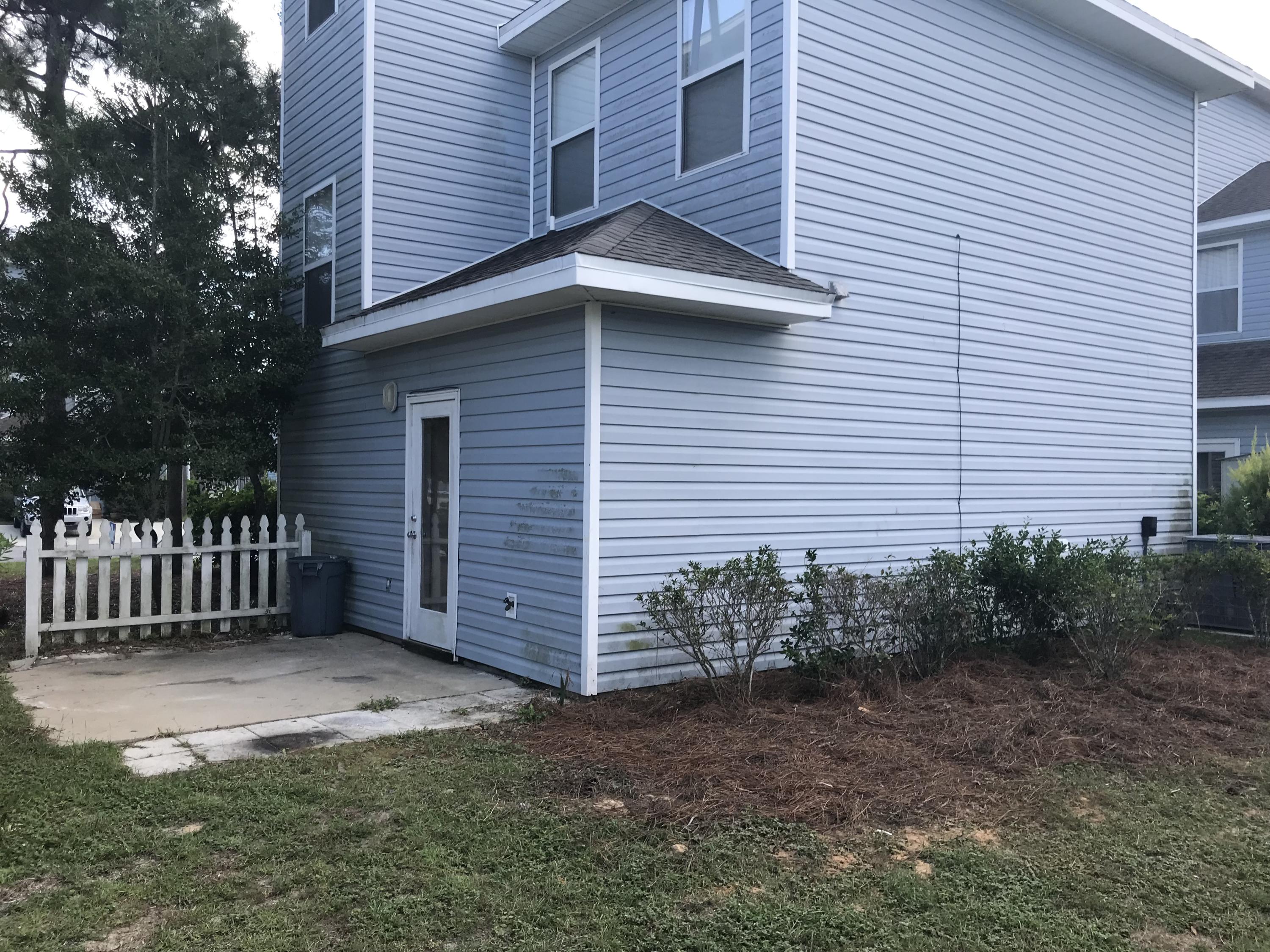 ENCHANTED ESTATES - Residential Lease