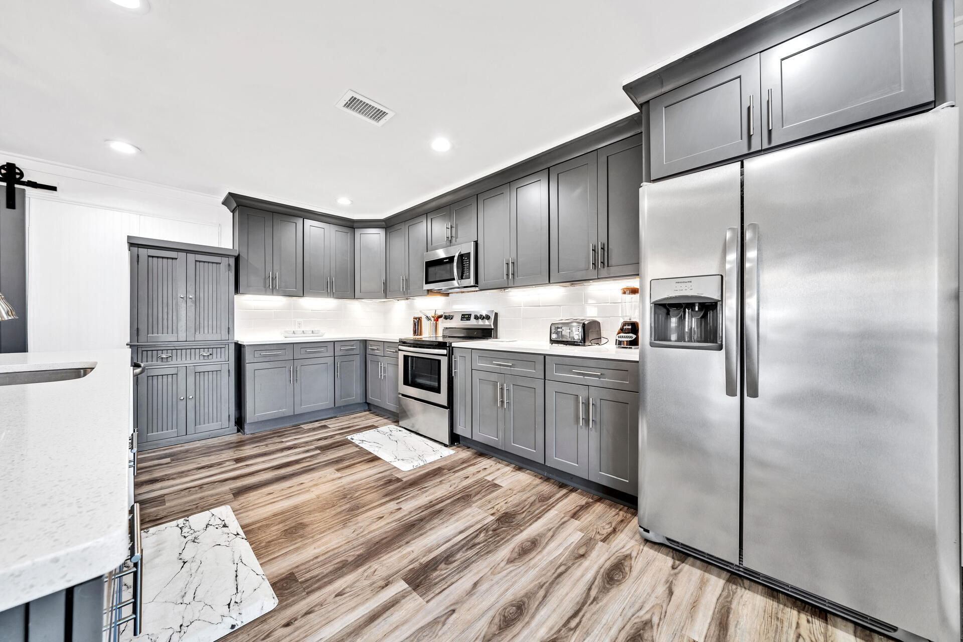 THOMPSON PLANTATION - Residential