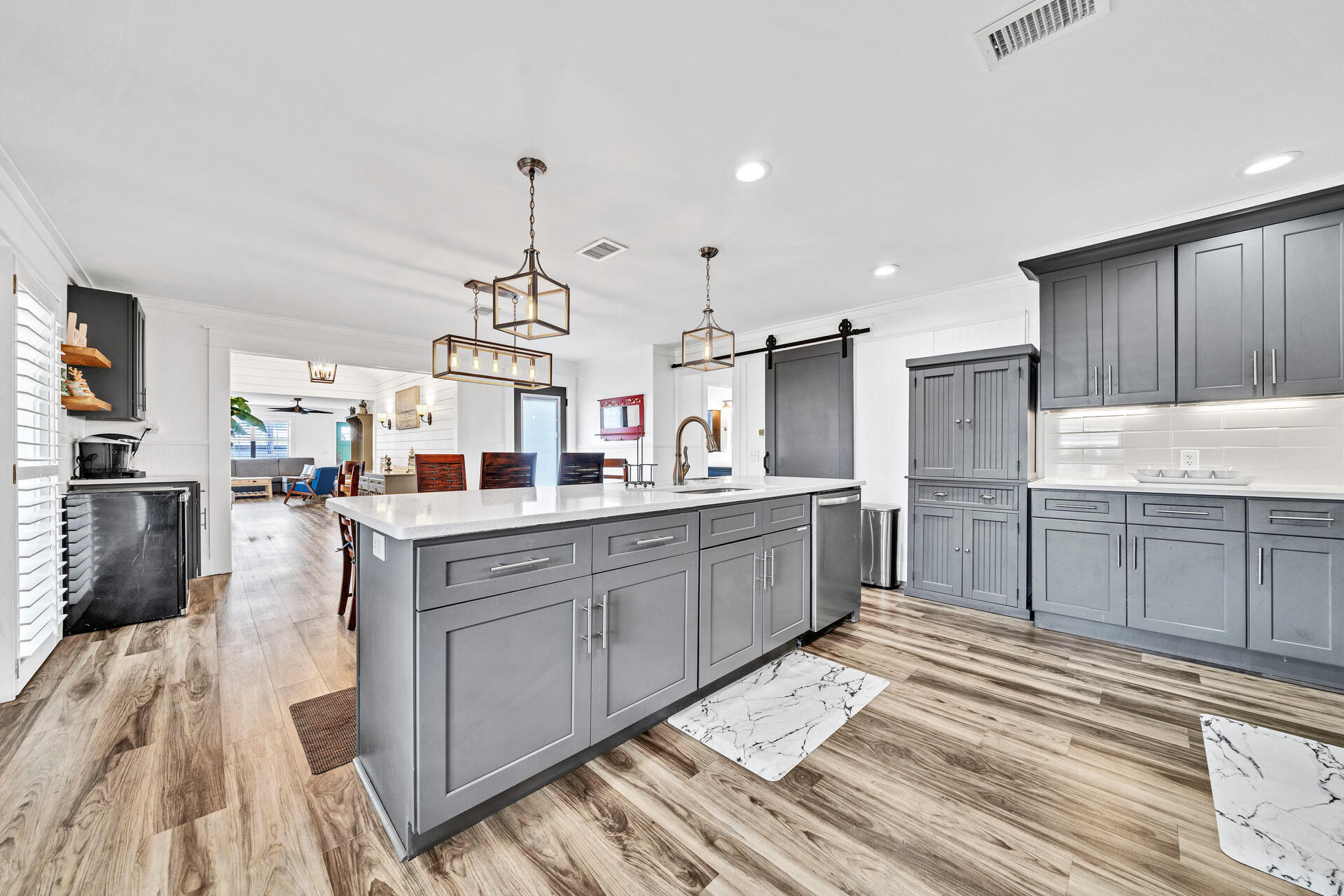 THOMPSON PLANTATION - Residential