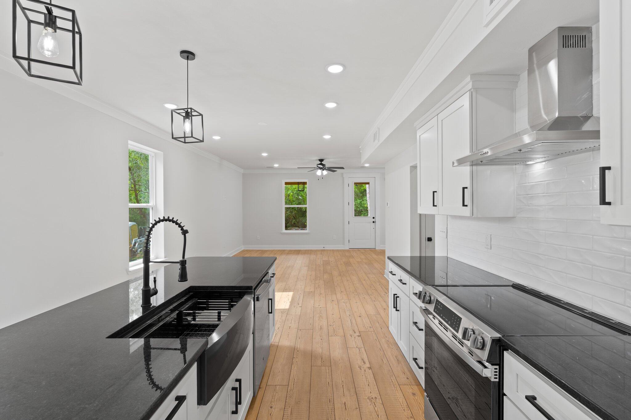 MAGNOLIA BEACH - Residential