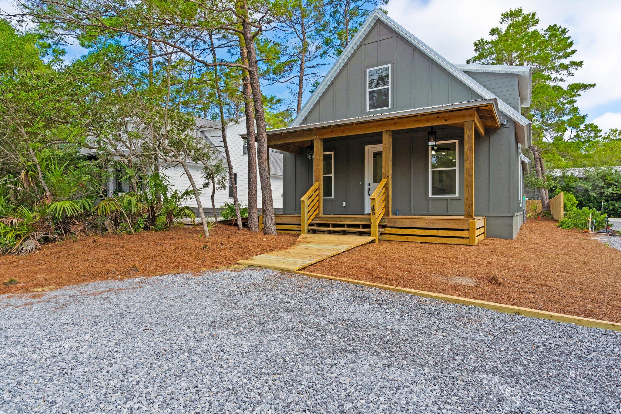 MAGNOLIA BEACH - Residential