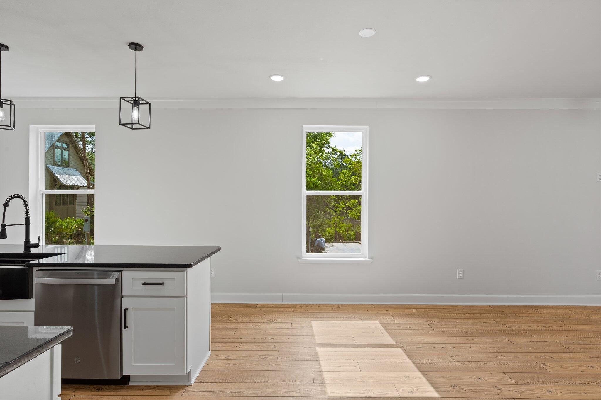 MAGNOLIA BEACH - Residential