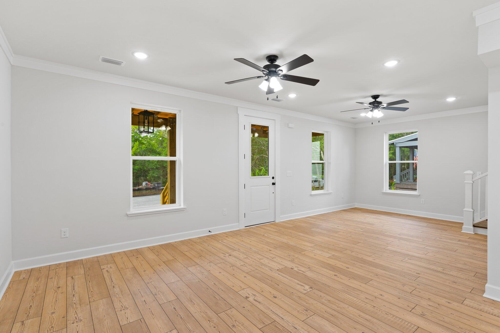 MAGNOLIA BEACH - Residential