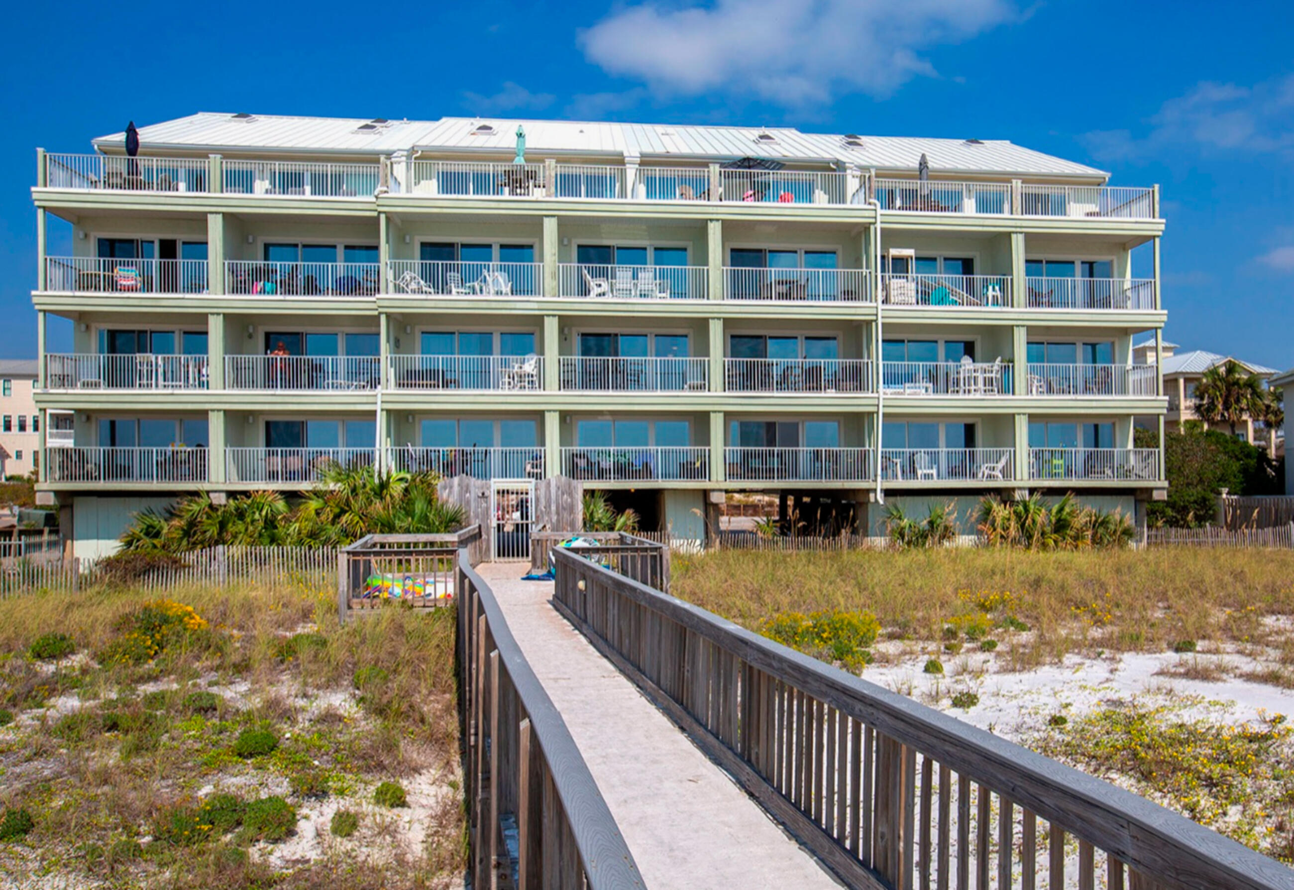 COMMODORE'S RETREAT LIMITED CONDO - Residential