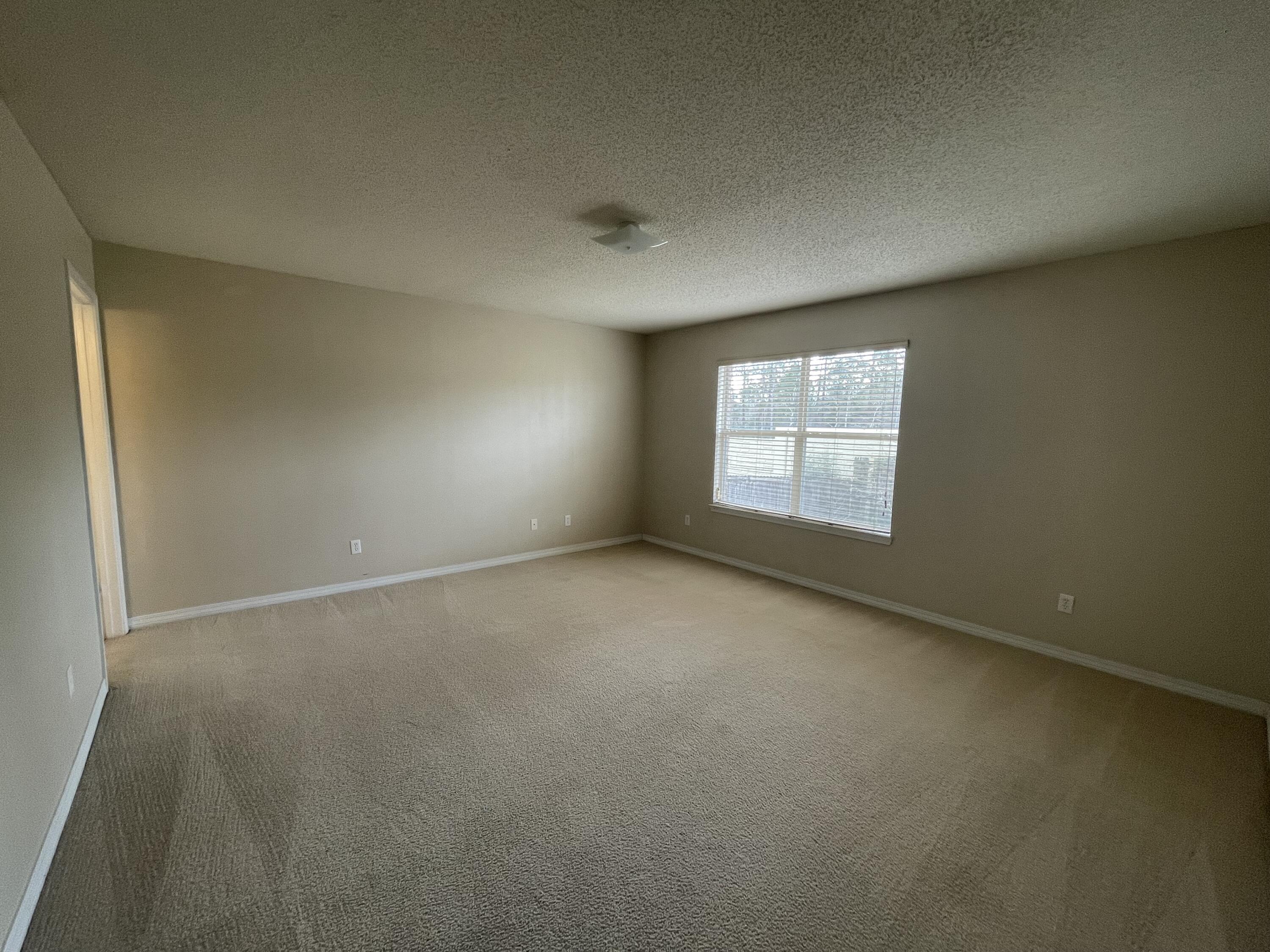 COUNTRYVIEW ESTATES 10TH ADDN - Residential Lease