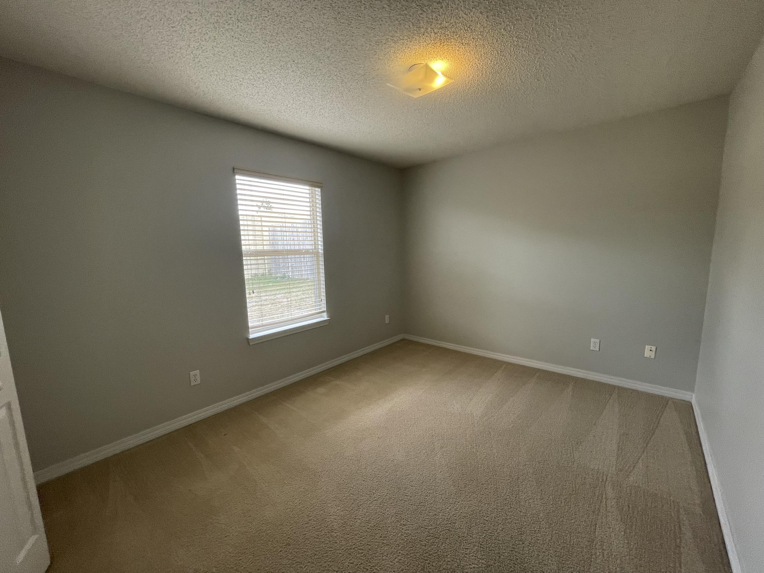 COUNTRYVIEW ESTATES 10TH ADDN - Residential Lease