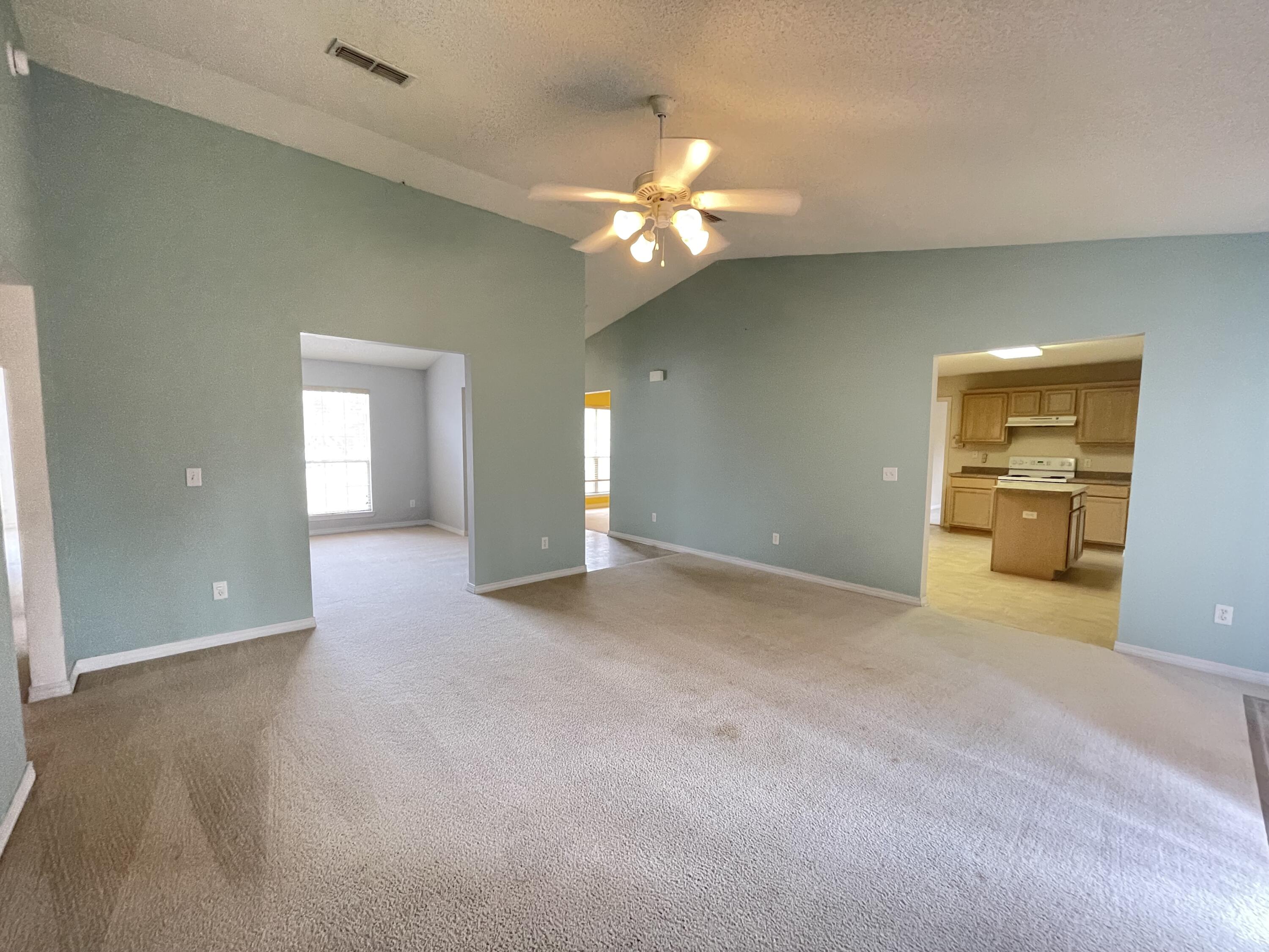COUNTRYVIEW ESTATES 10TH ADDN - Residential Lease