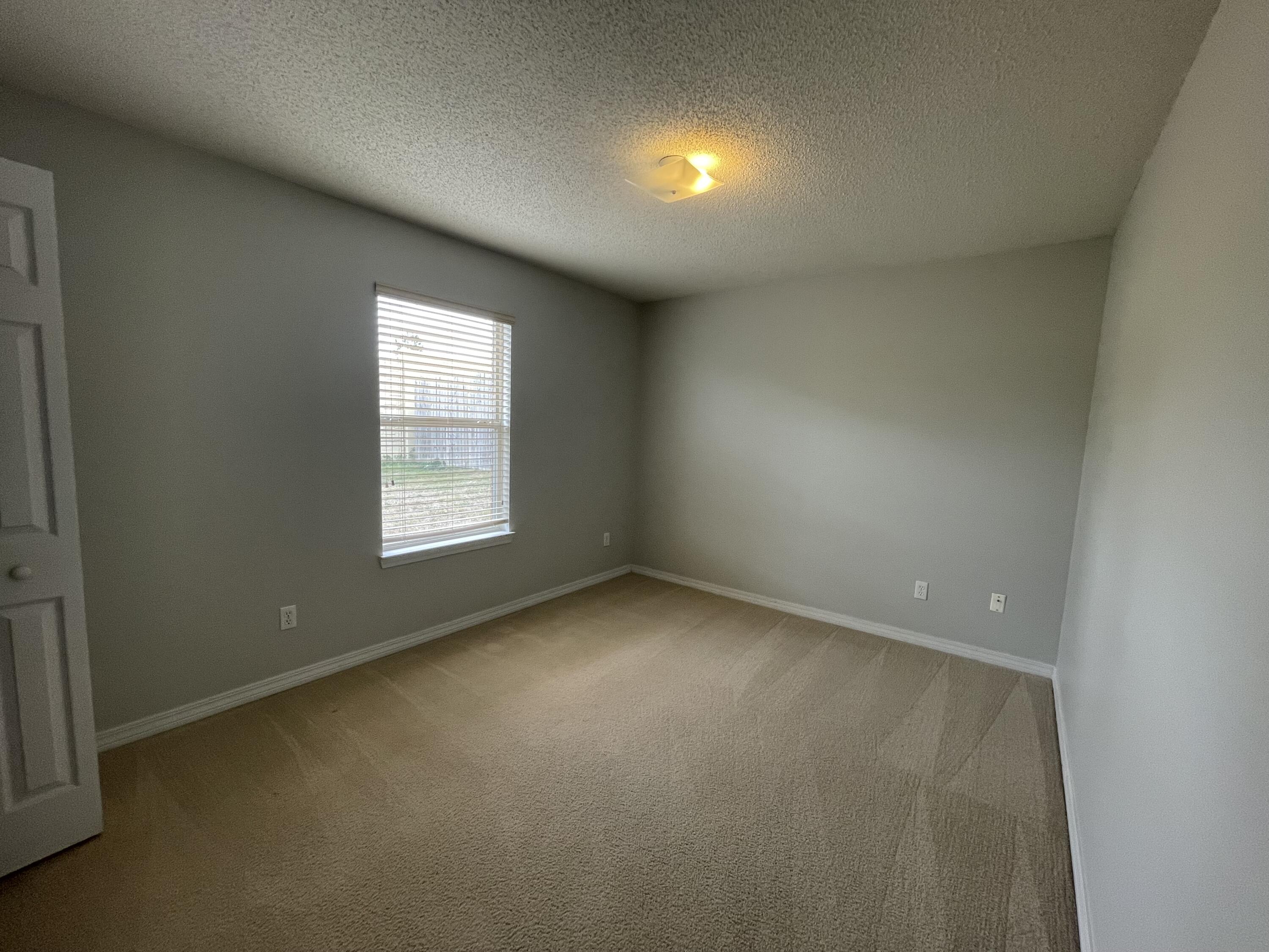 COUNTRYVIEW ESTATES 10TH ADDN - Residential Lease