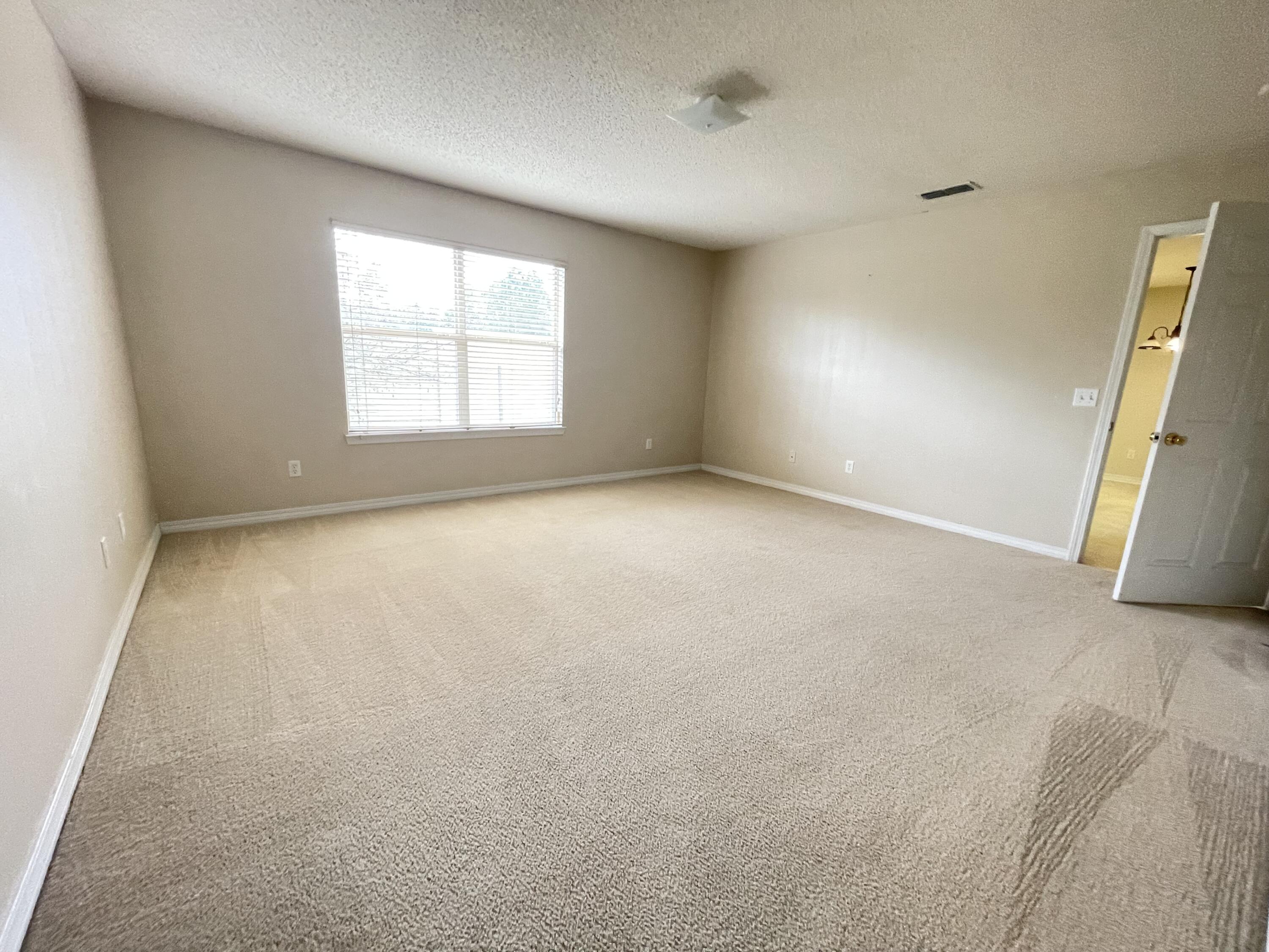 COUNTRYVIEW ESTATES 10TH ADDN - Residential Lease