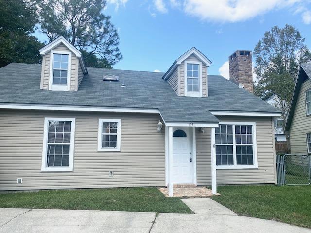 AVAILABLE: 10/15. FLEXIBLE SECURITY DEPOSIT EQUAL TO 1 MONTHS RENT CAN BE MADE IN 2 MONTHLY INSTALLMENTS IF QUALIFIED. PETS ALLOWED UPON OWNERS APPROVAL & WITH A $250-500 NON-REFUNDABLE PET FEE DEPENDING ON TYPE/SIZE/QUANTITY OF PETS! ABSOLUTELY NO SMOKING INSIDE HOME! NICELY REMODELED 1 STORY 3 BEDROOM/2 BATHROOM! Home features a wood burning fireplace, vaulted ceilings, sky lights, breakfast bar, huge screened patio, yard building & a large fenced backyard. All electric! Home is close & convenient to schools, shopping, NWF State College, hospital & in between both bases. Home on a cul-de-sac dead end street. Great neighborhood! This one wont last long, act quickly!